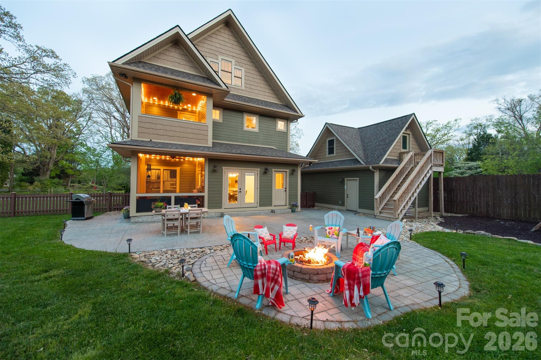 6 Hamlet Street — Black Mountain