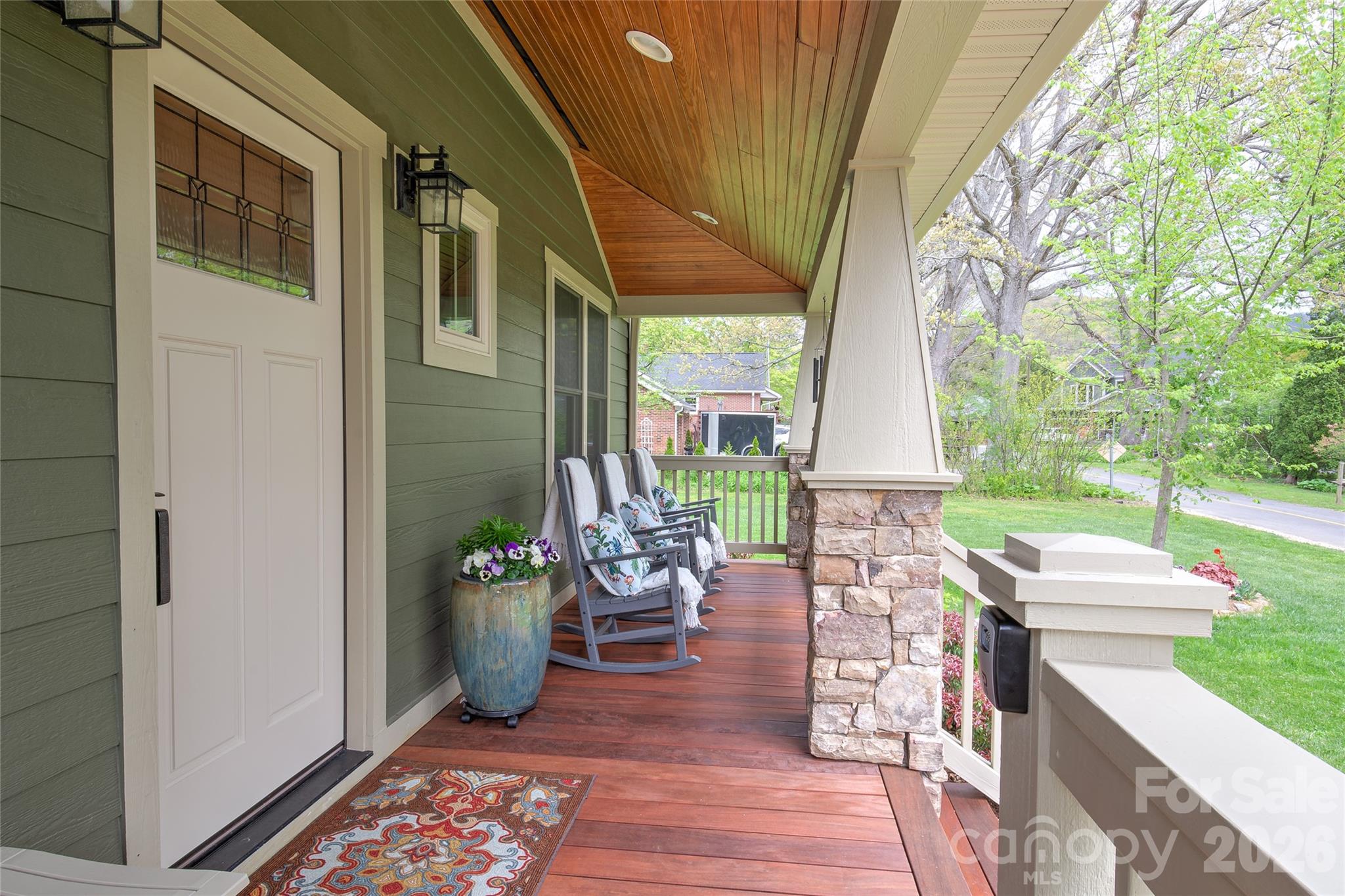 6 Hamlet Street — Black Mountain