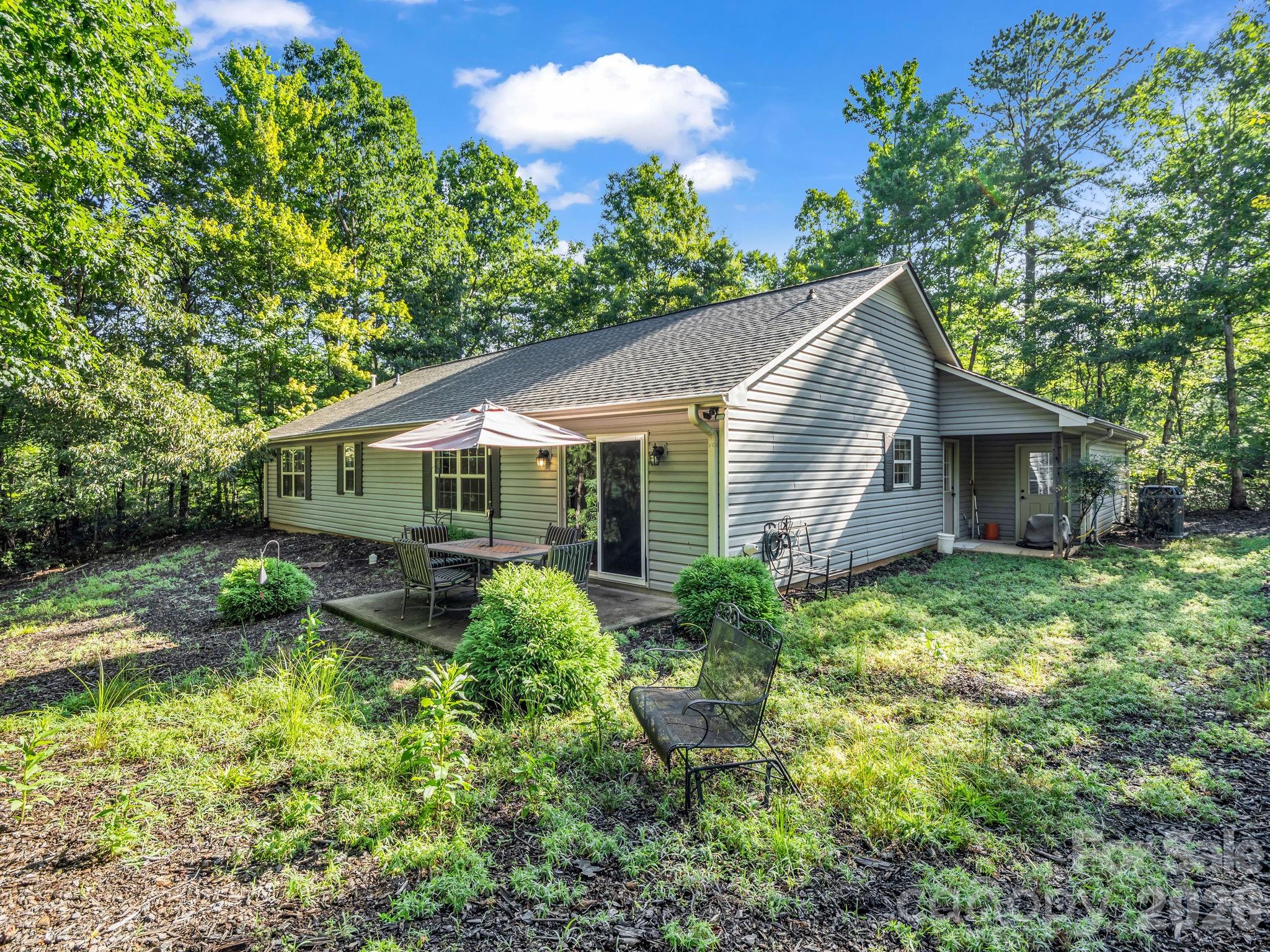 141 Dalton Court — Lake Lure