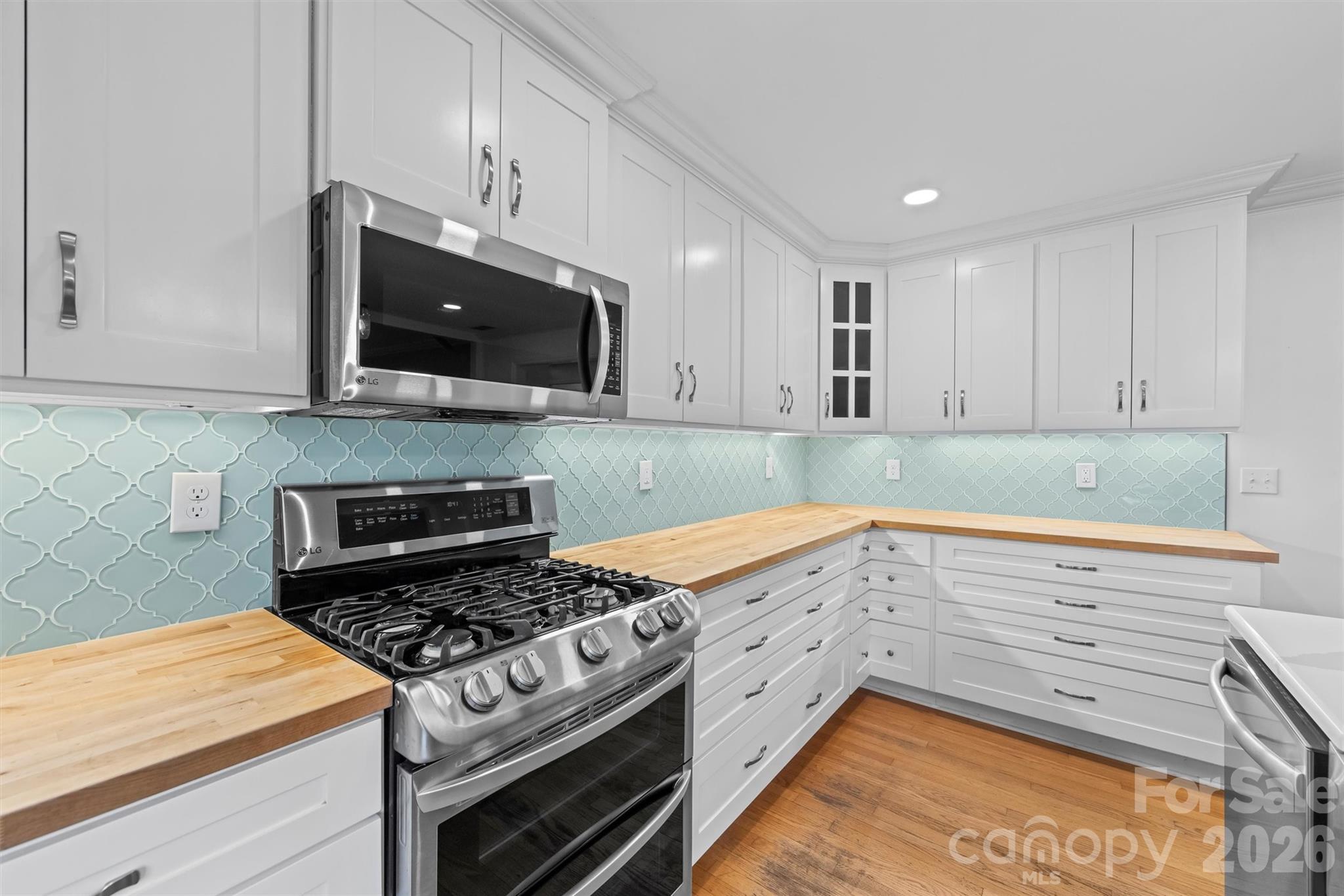 21 Hamburg Drive — Weaverville