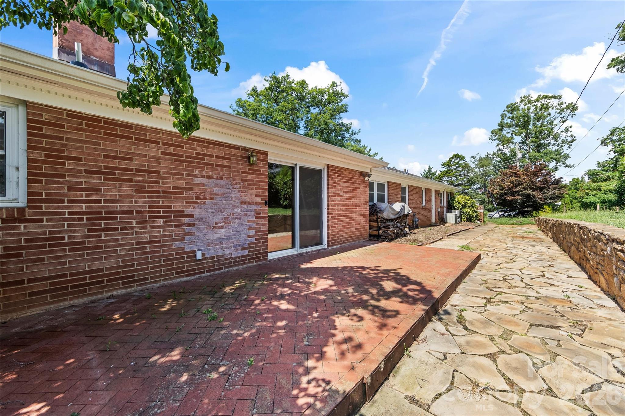 21 Hamburg Drive — Weaverville