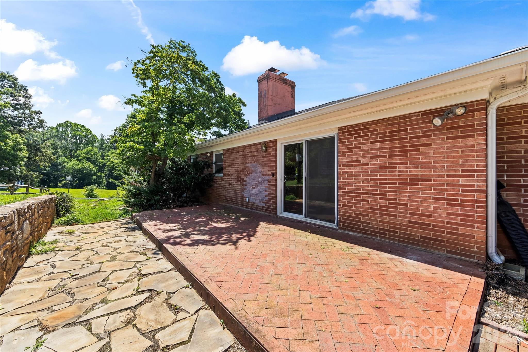21 Hamburg Drive — Weaverville