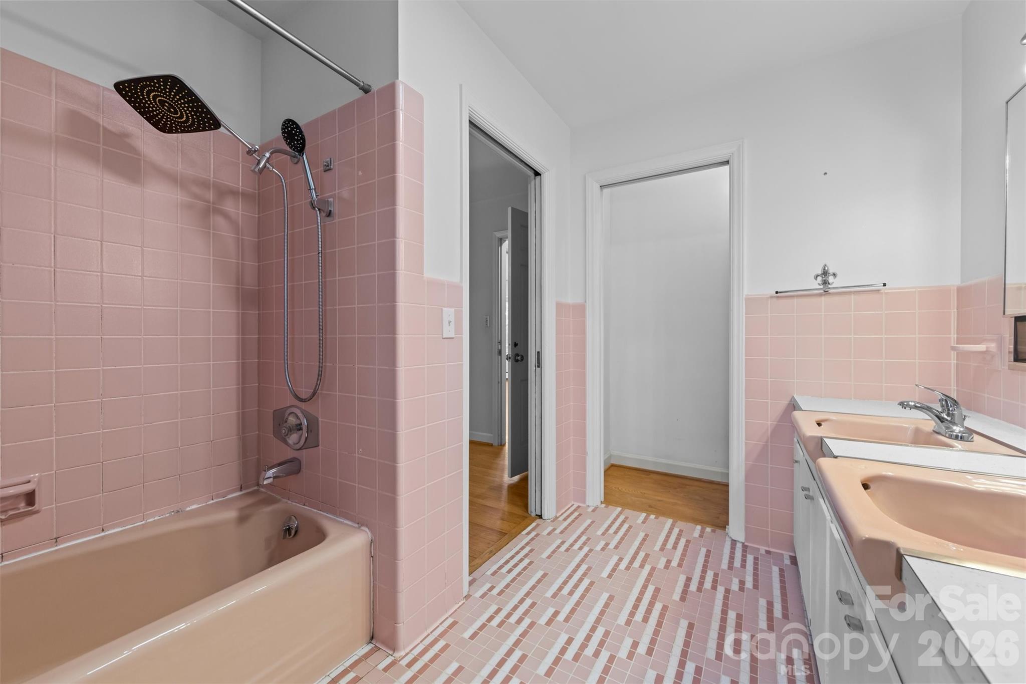 21 Hamburg Drive — Weaverville