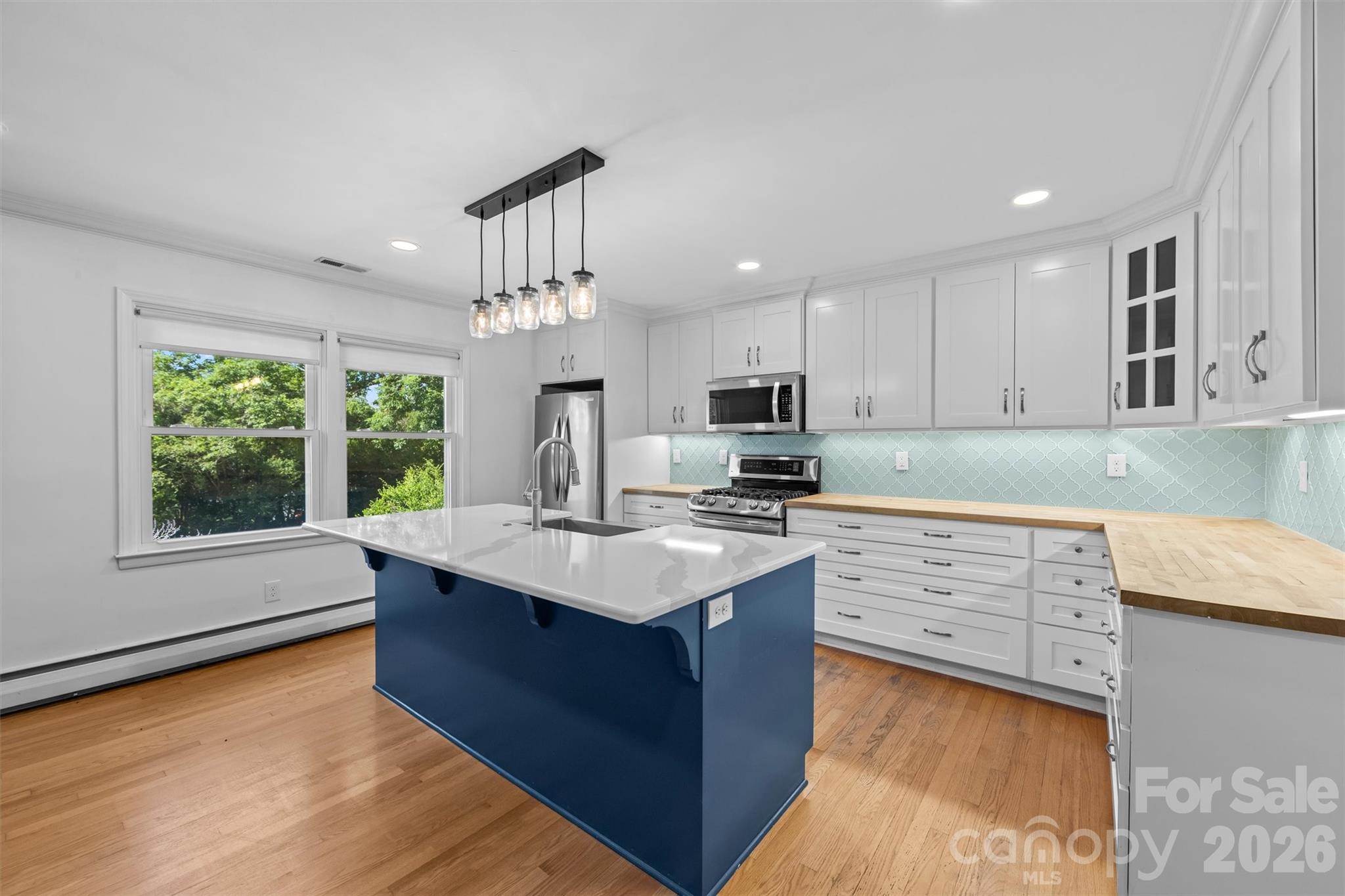 21 Hamburg Drive — Weaverville