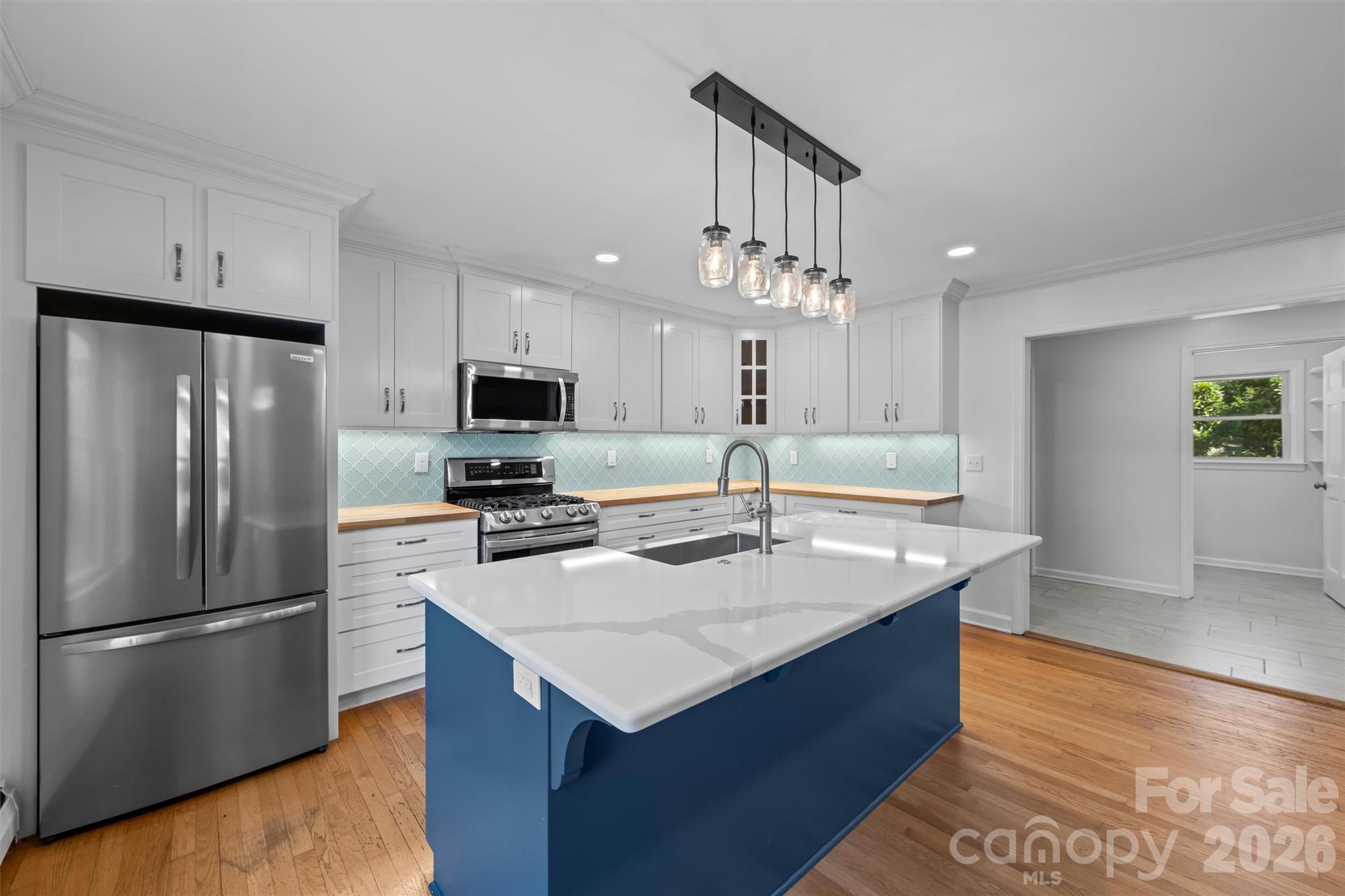 21 Hamburg Drive — Weaverville