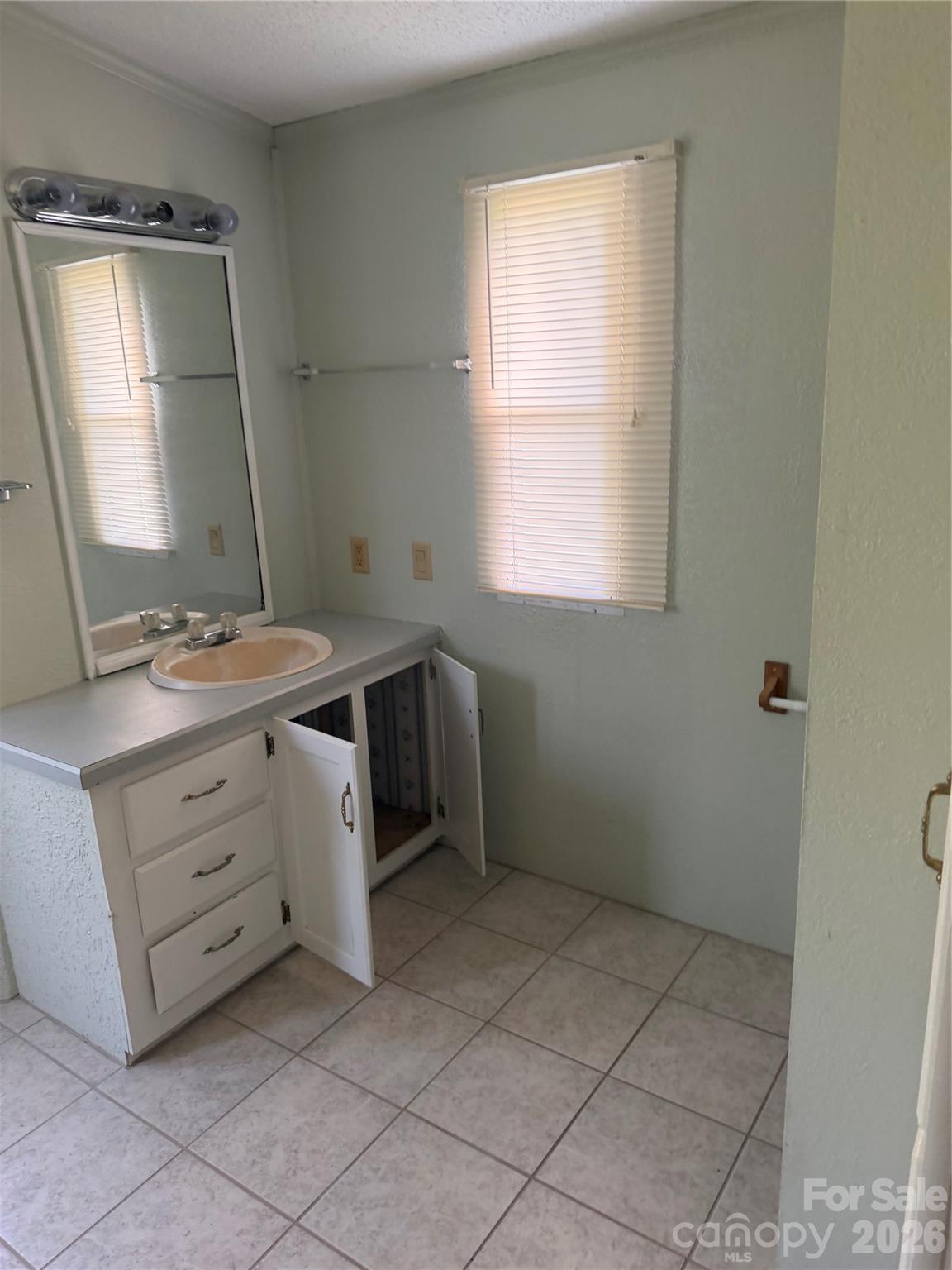 69 Woodmont Drive — Nebo