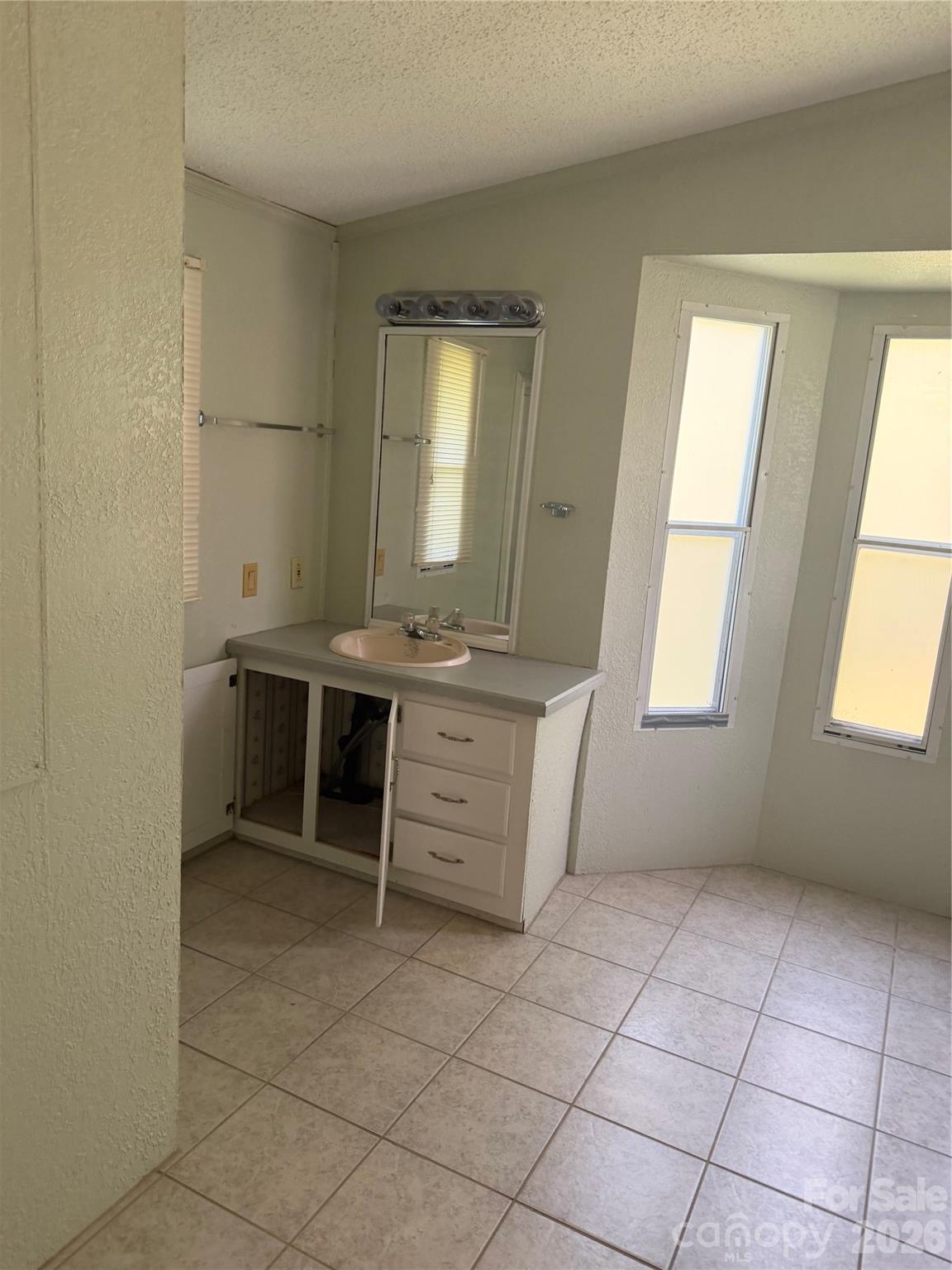 69 Woodmont Drive — Nebo