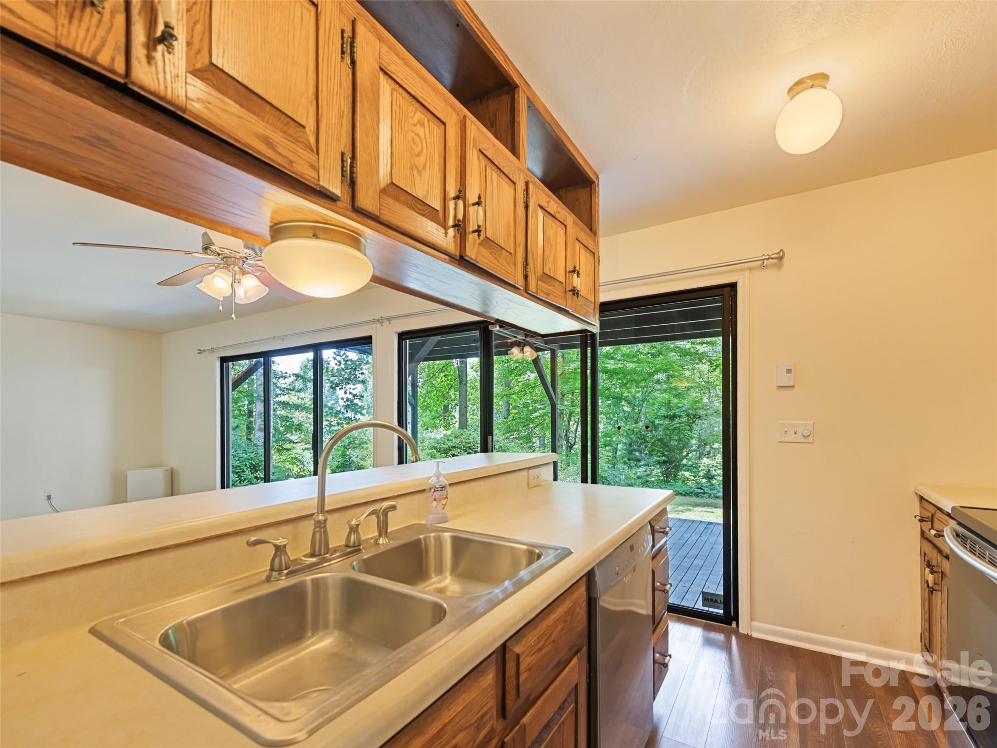 80 Merrie Way — Waynesville