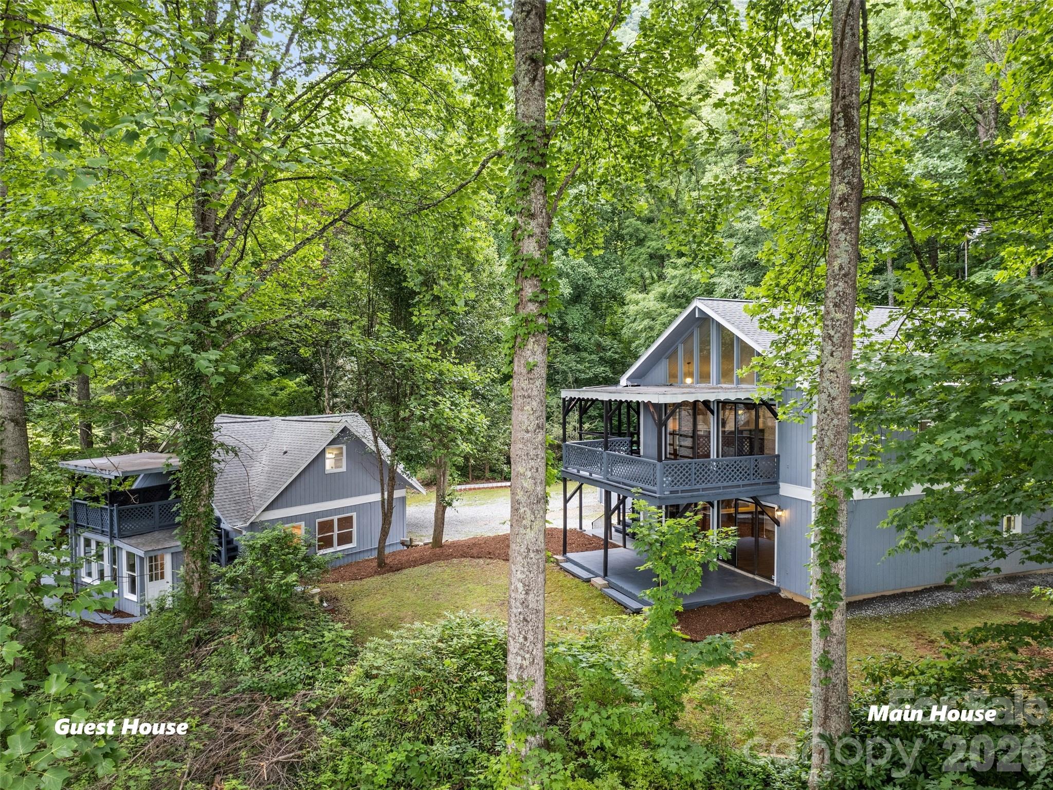 80 Merrie Way — Waynesville