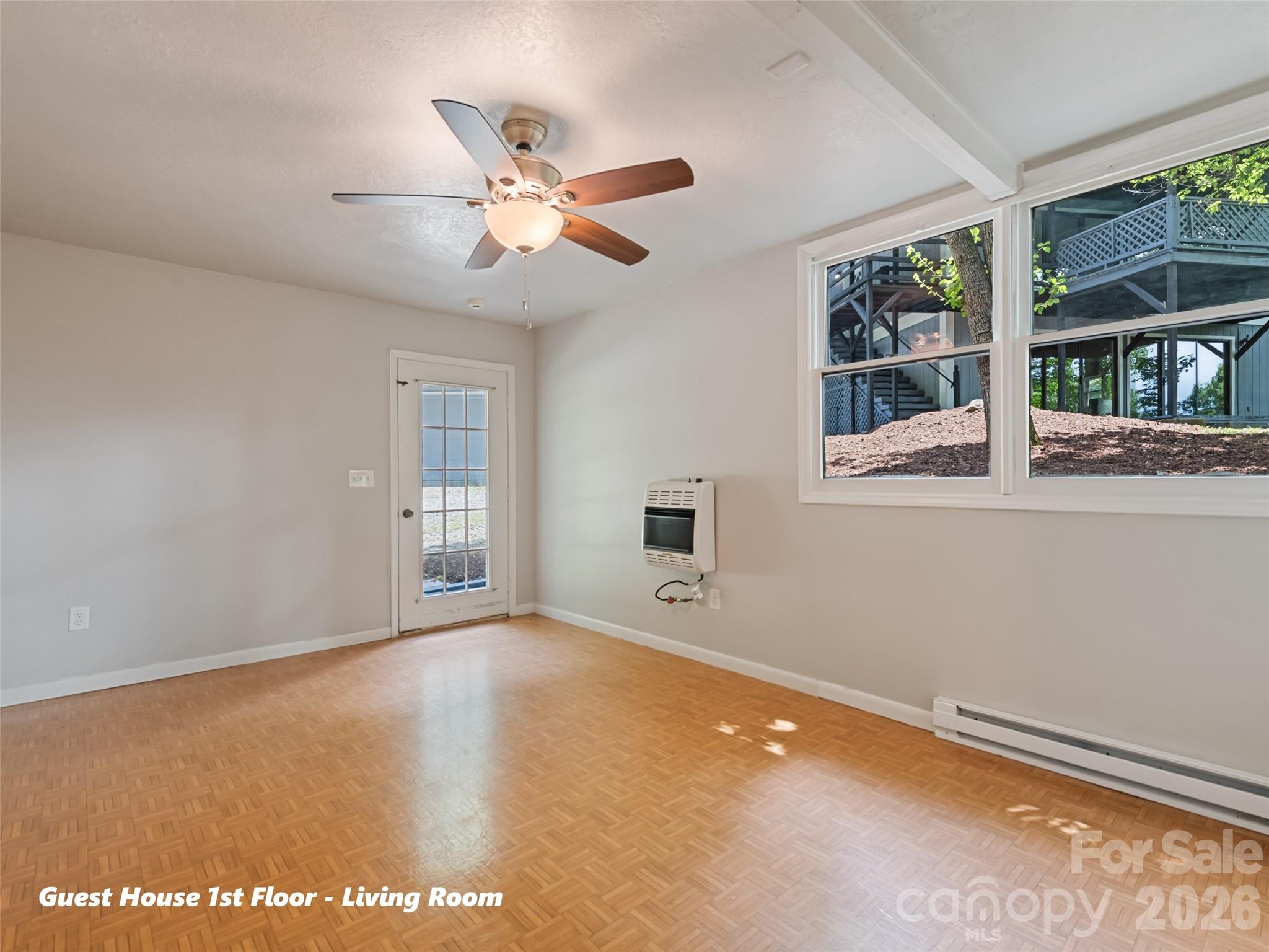 80 Merrie Way — Waynesville
