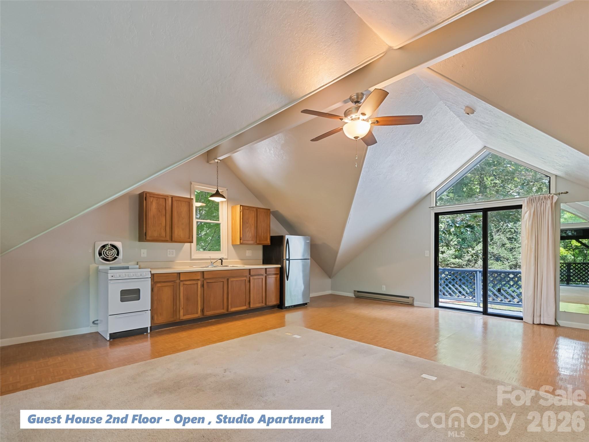 80 Merrie Way — Waynesville