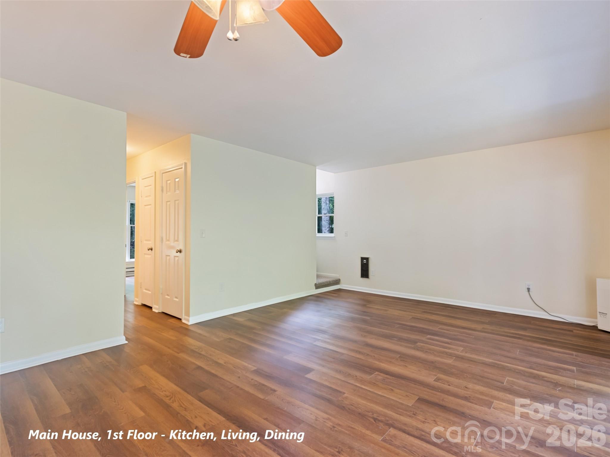 80 Merrie Way — Waynesville