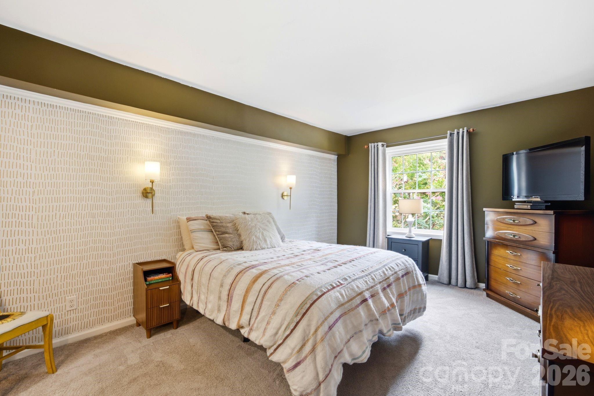 4739 Hedgemore Drive — Charlotte