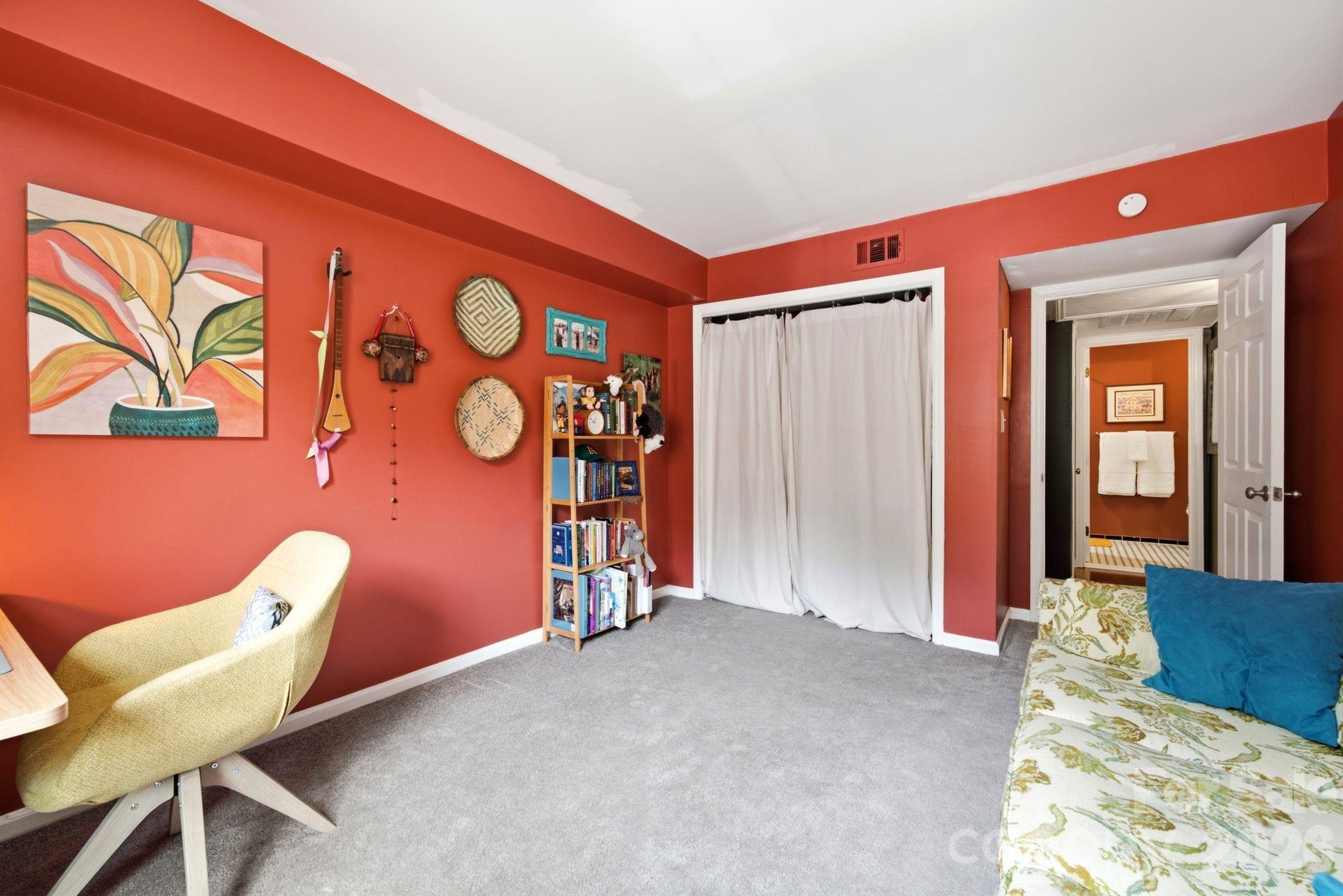 4739 Hedgemore Drive — Charlotte