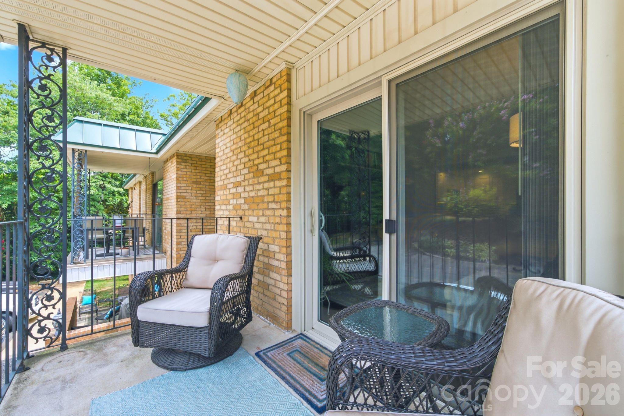 4739 Hedgemore Drive — Charlotte