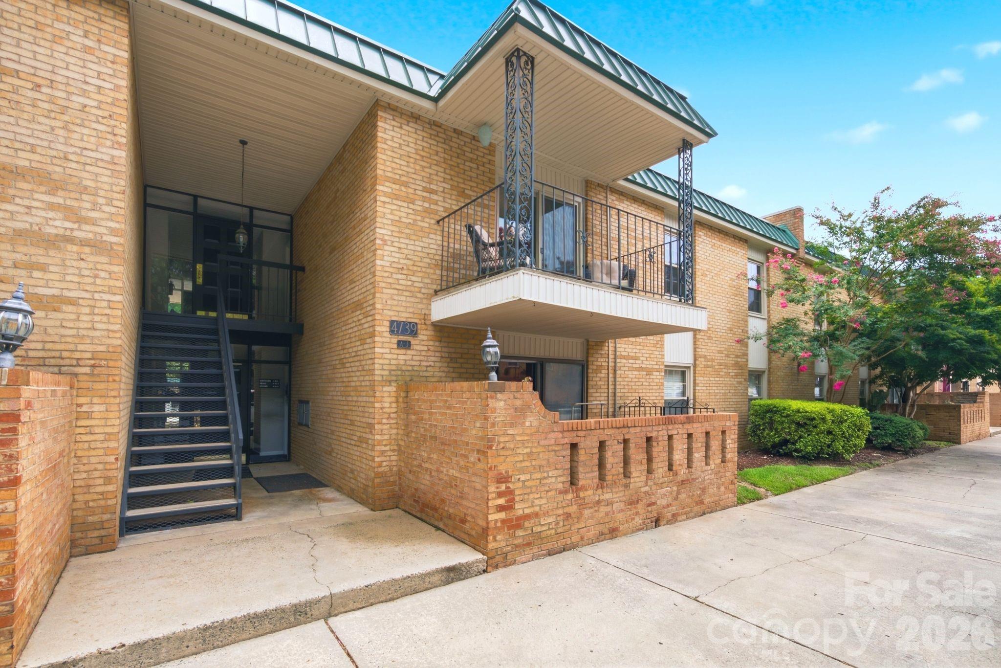 4739 Hedgemore Drive — Charlotte