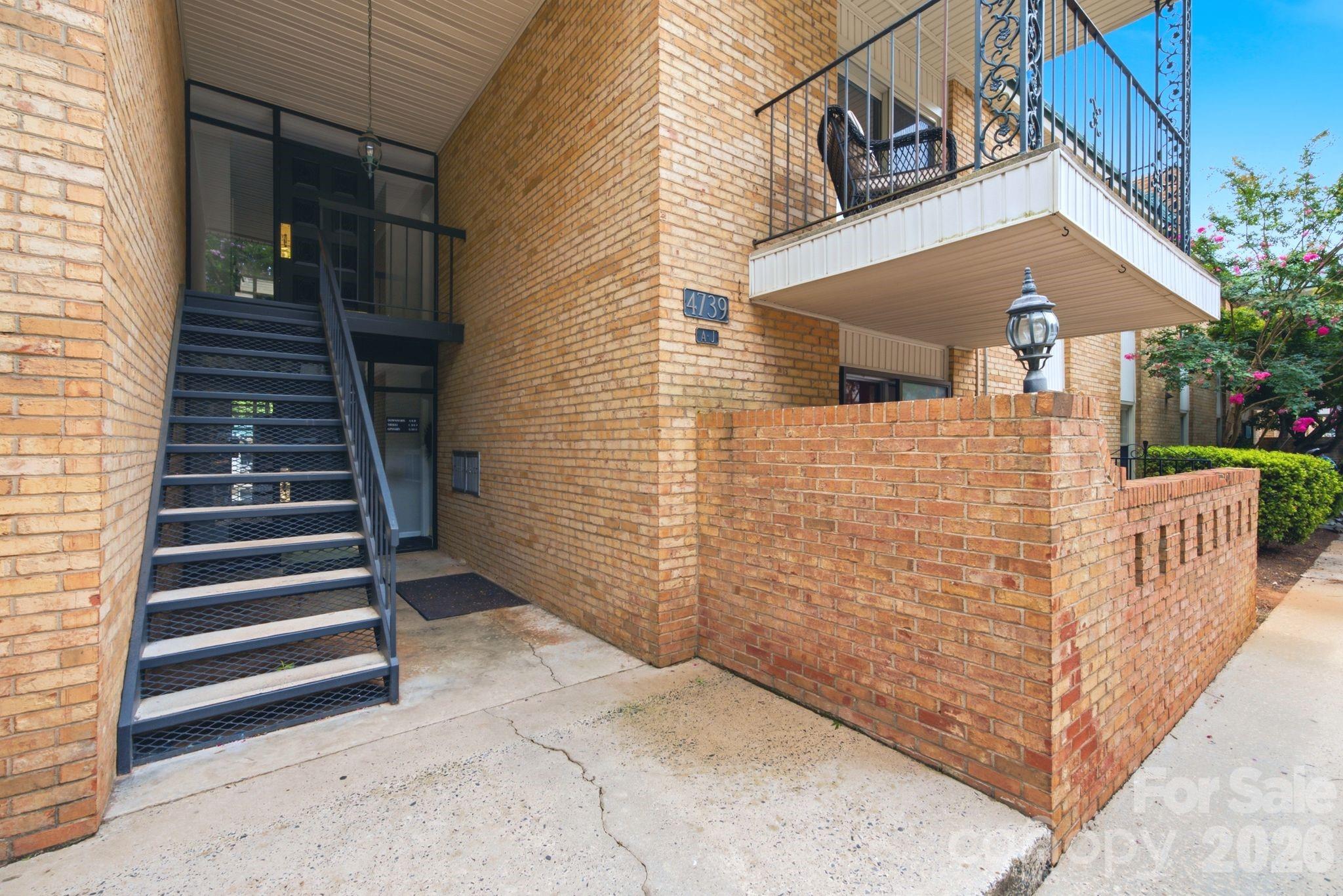 4739 Hedgemore Drive — Charlotte