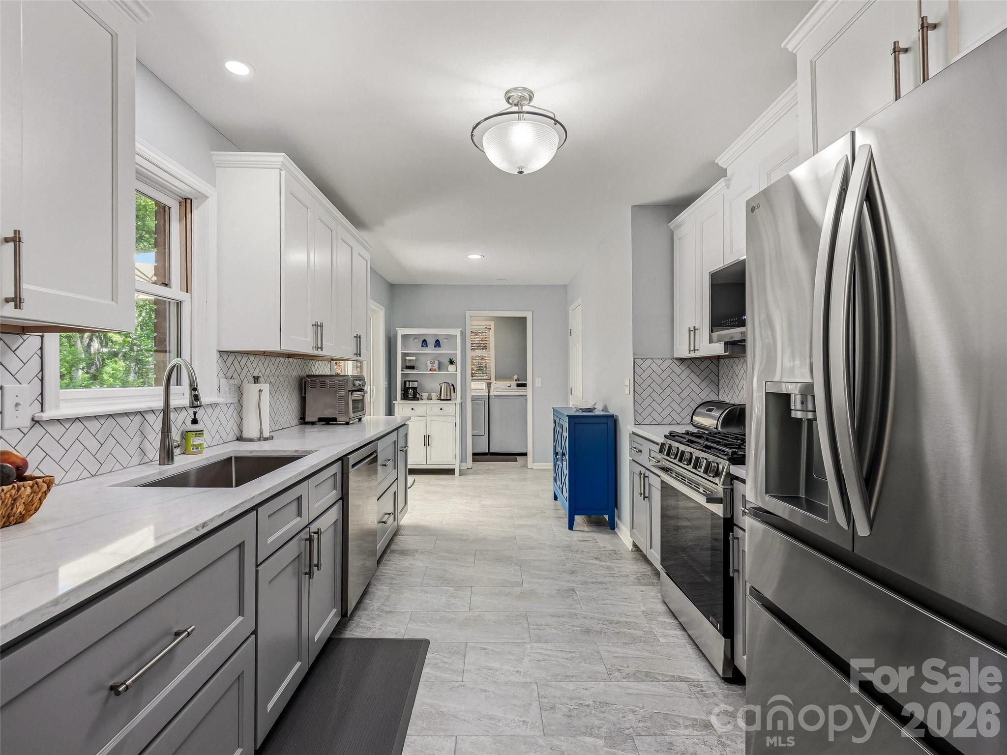518 Starmount Lane — Hendersonville