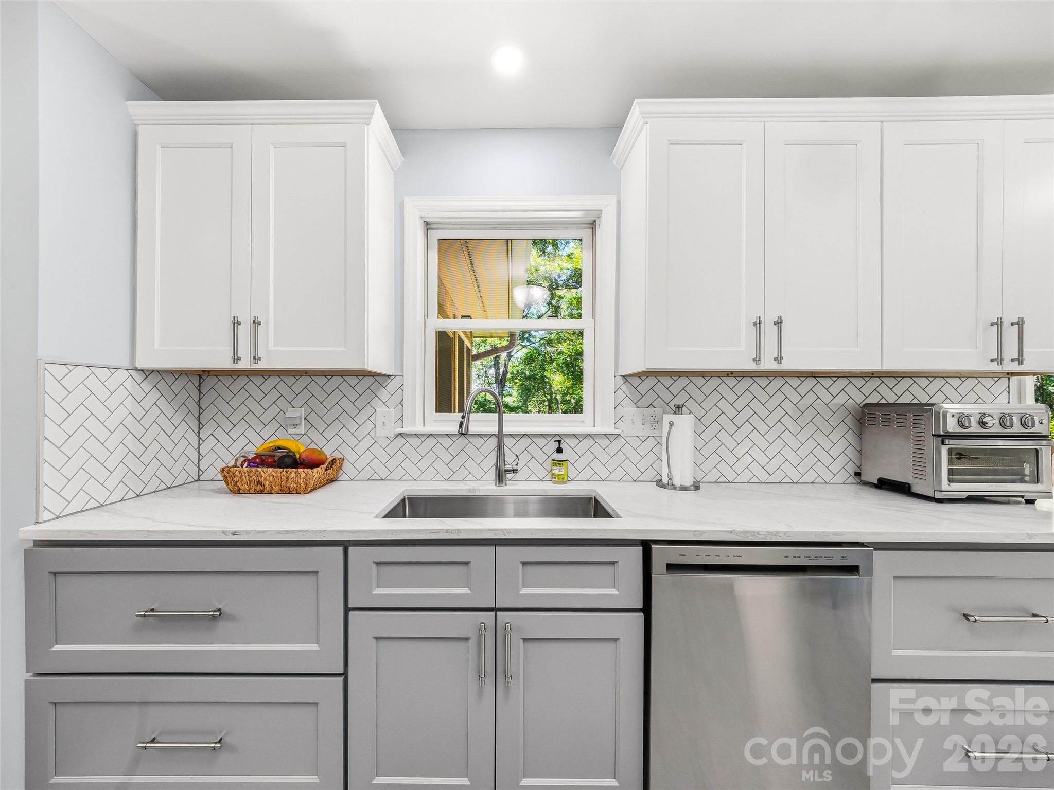 518 Starmount Lane — Hendersonville
