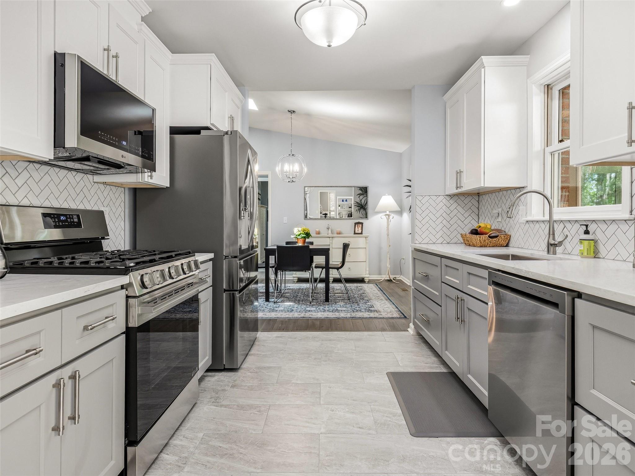 518 Starmount Lane — Hendersonville