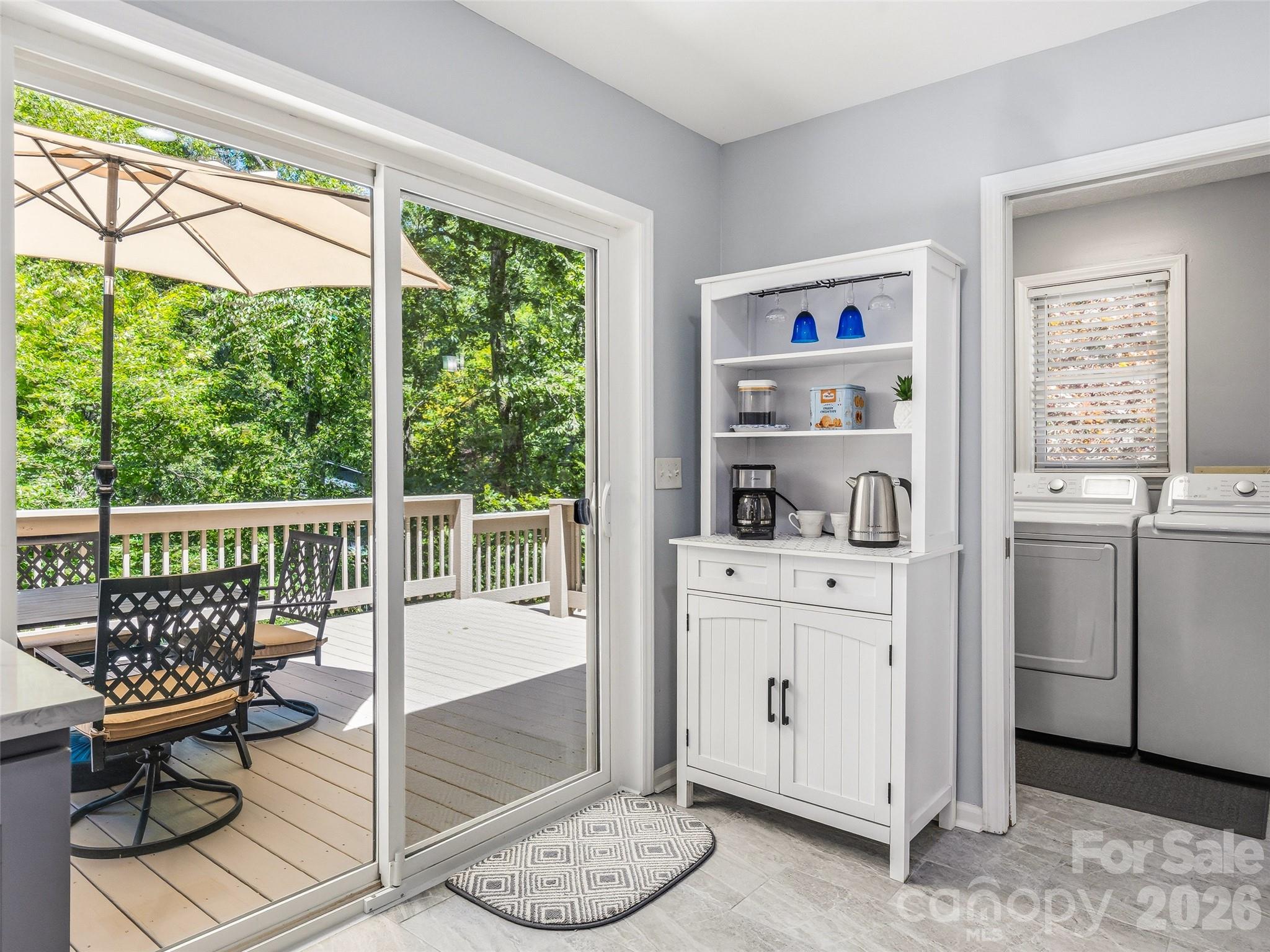 518 Starmount Lane — Hendersonville