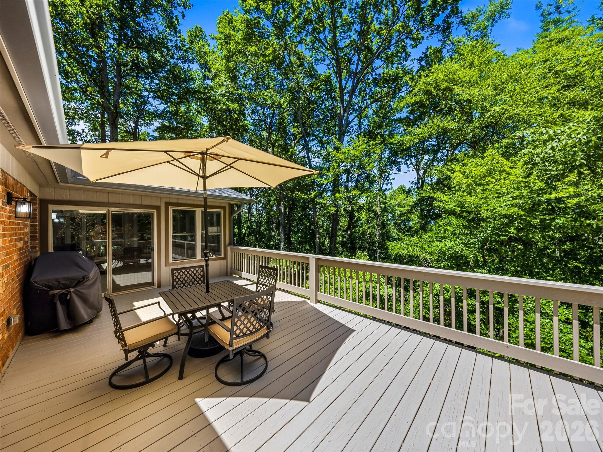 518 Starmount Lane — Hendersonville