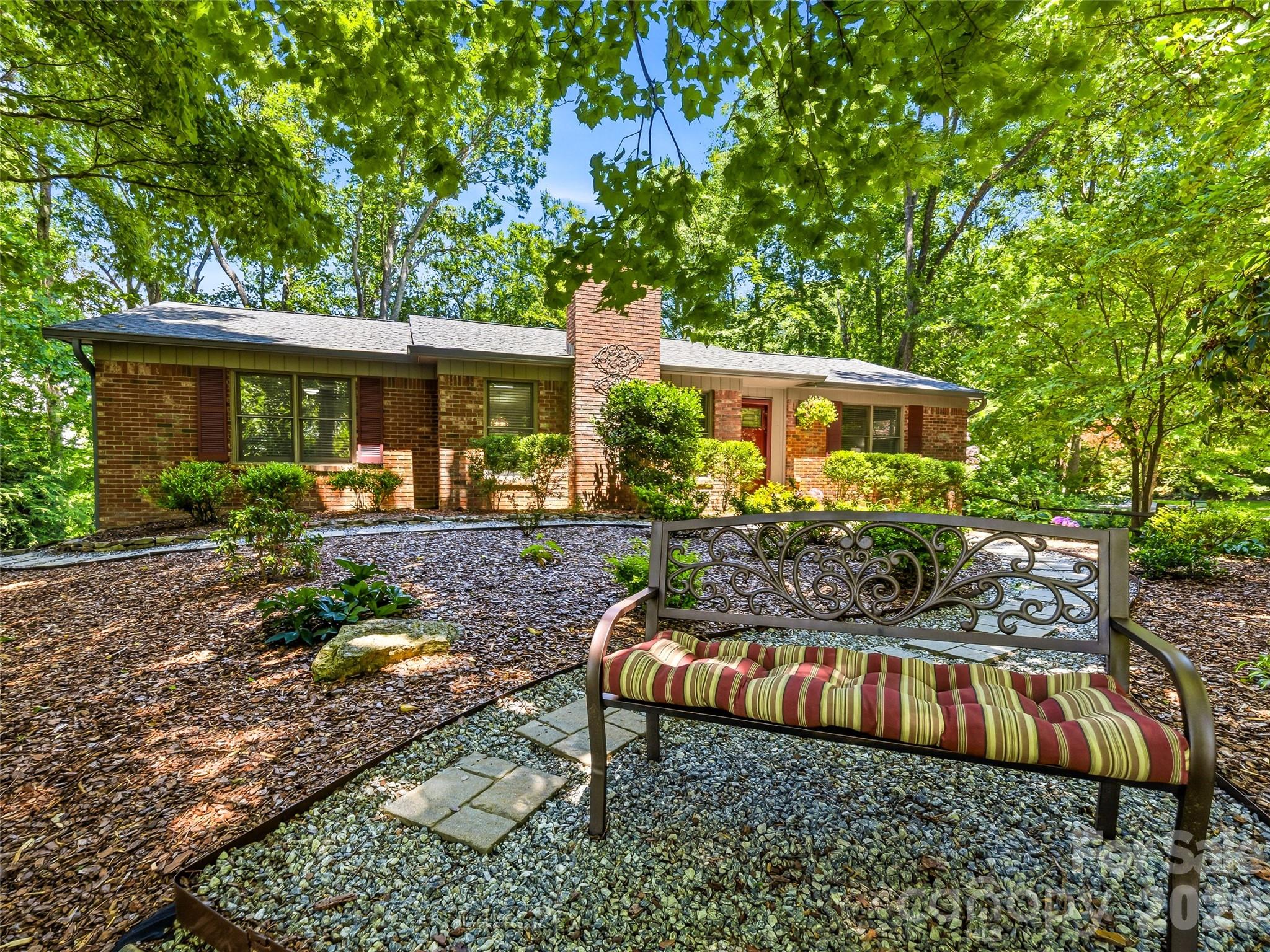 518 Starmount Lane — Hendersonville