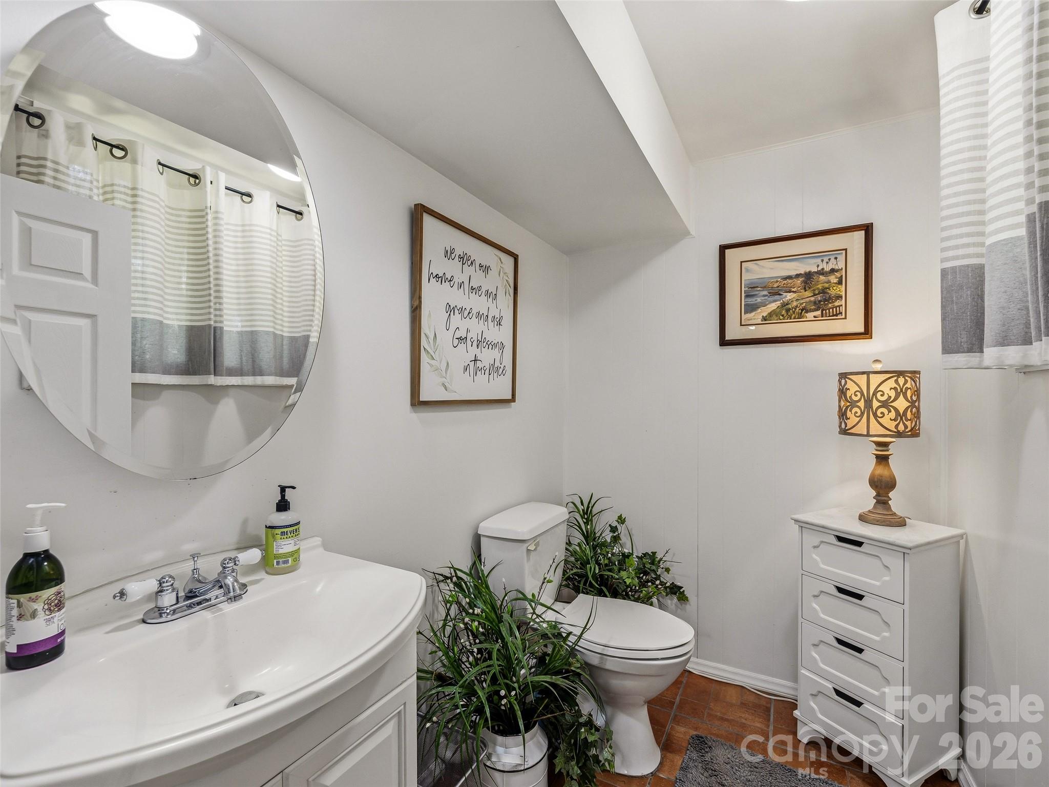 518 Starmount Lane — Hendersonville