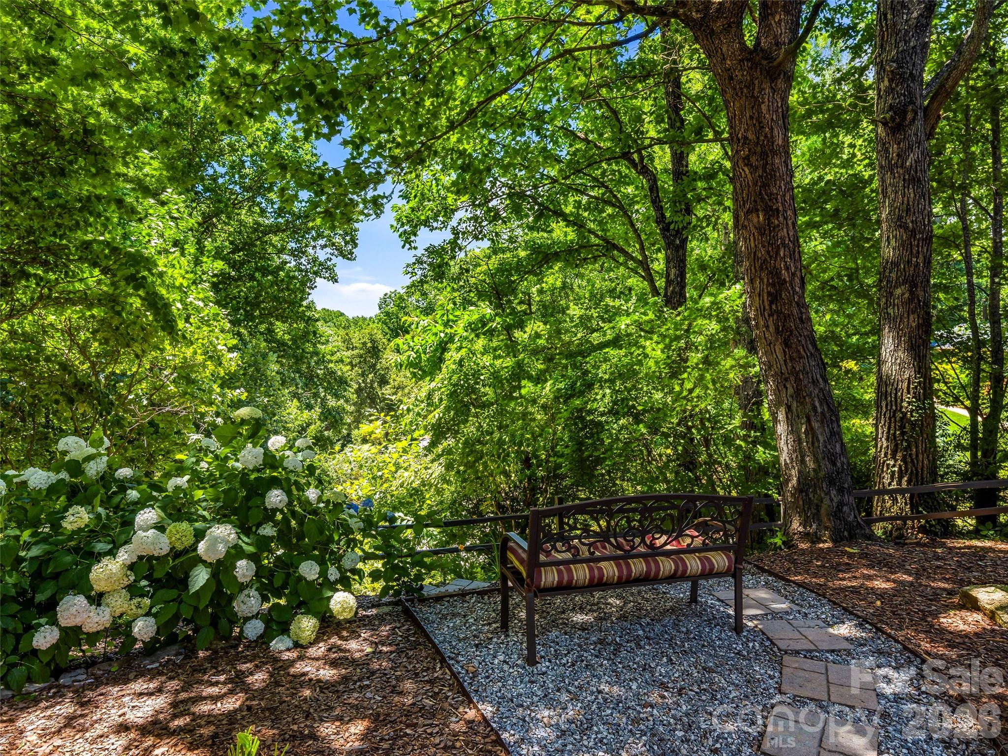 518 Starmount Lane — Hendersonville