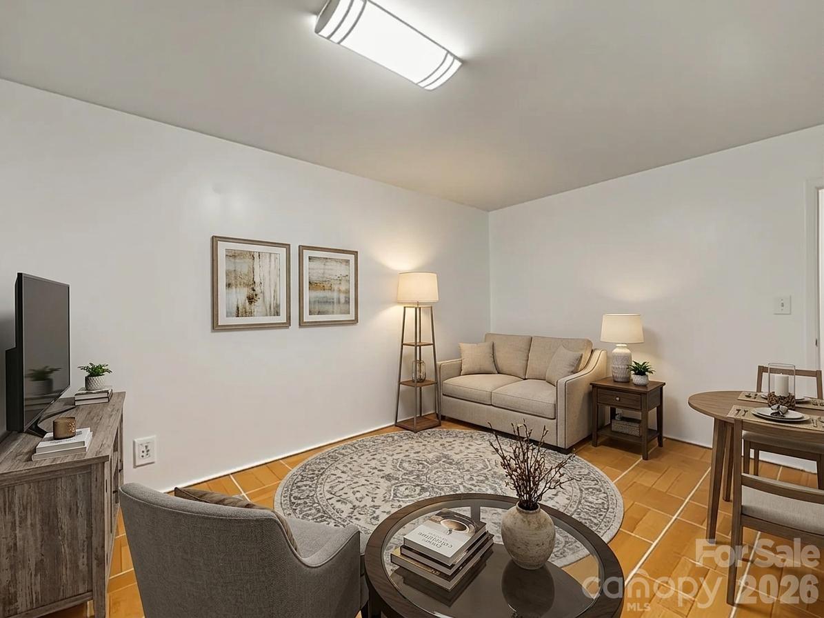518 Starmount Lane — Hendersonville