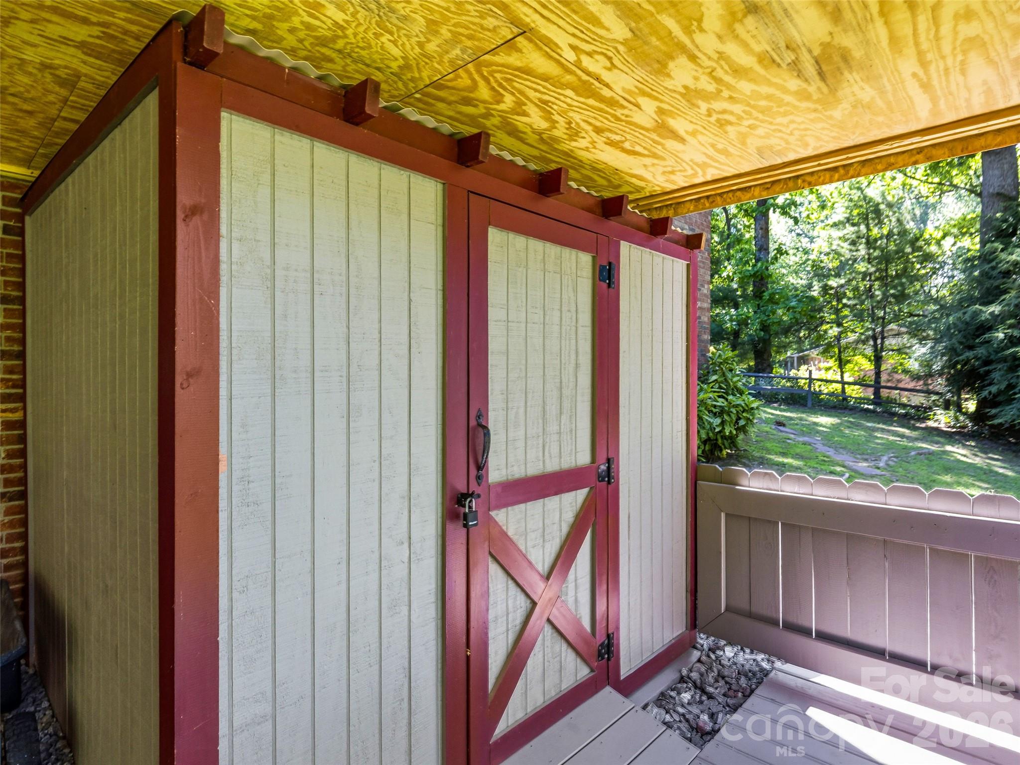 518 Starmount Lane — Hendersonville