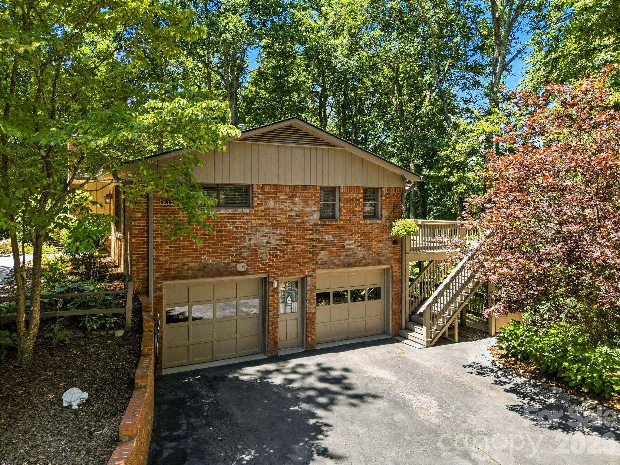 518 Starmount Lane — Hendersonville