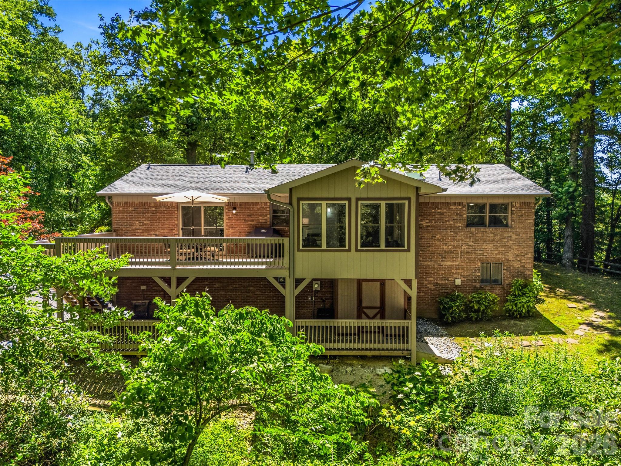 518 Starmount Lane — Hendersonville