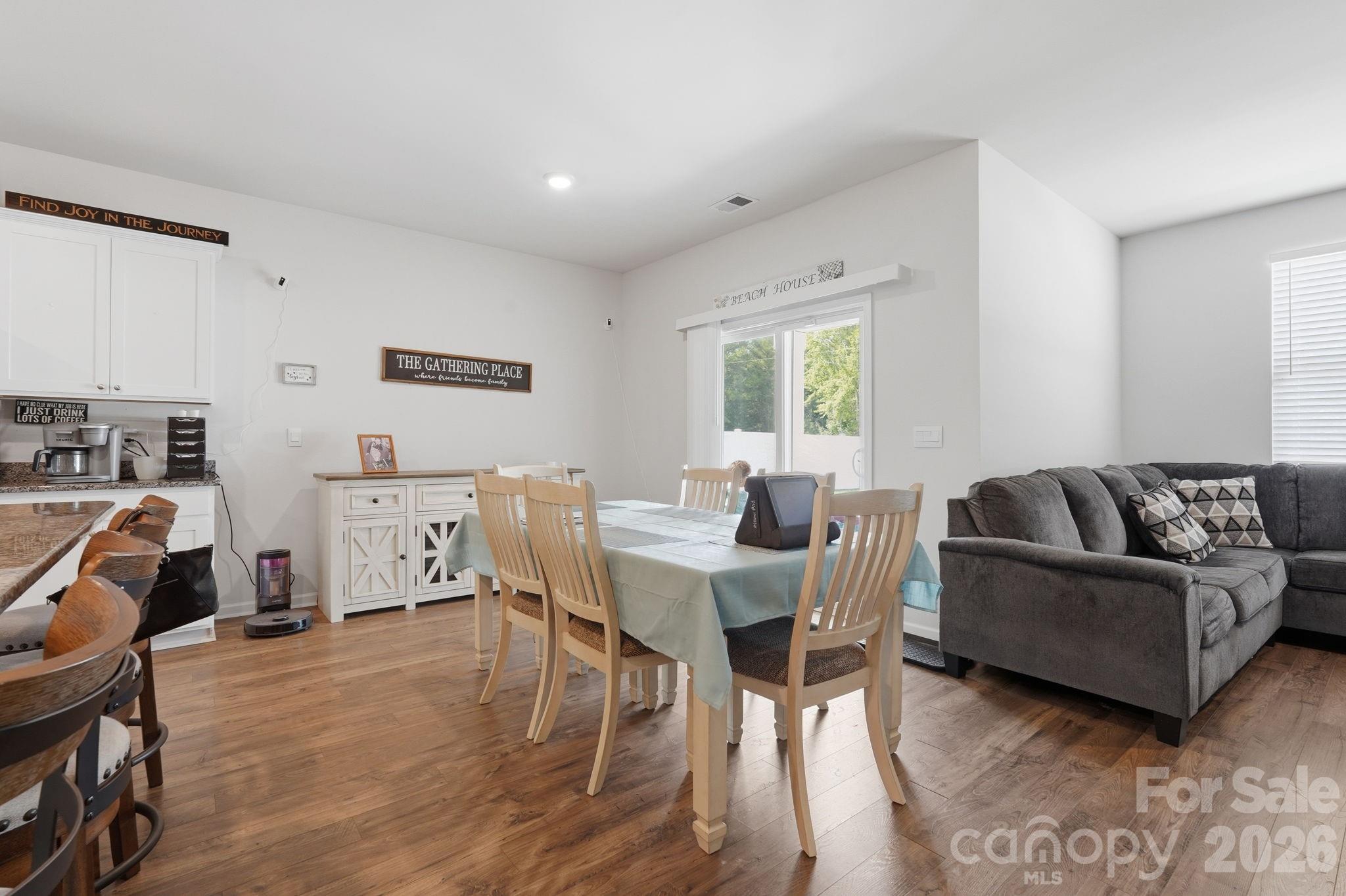 1404 Greenock Lane — Conway