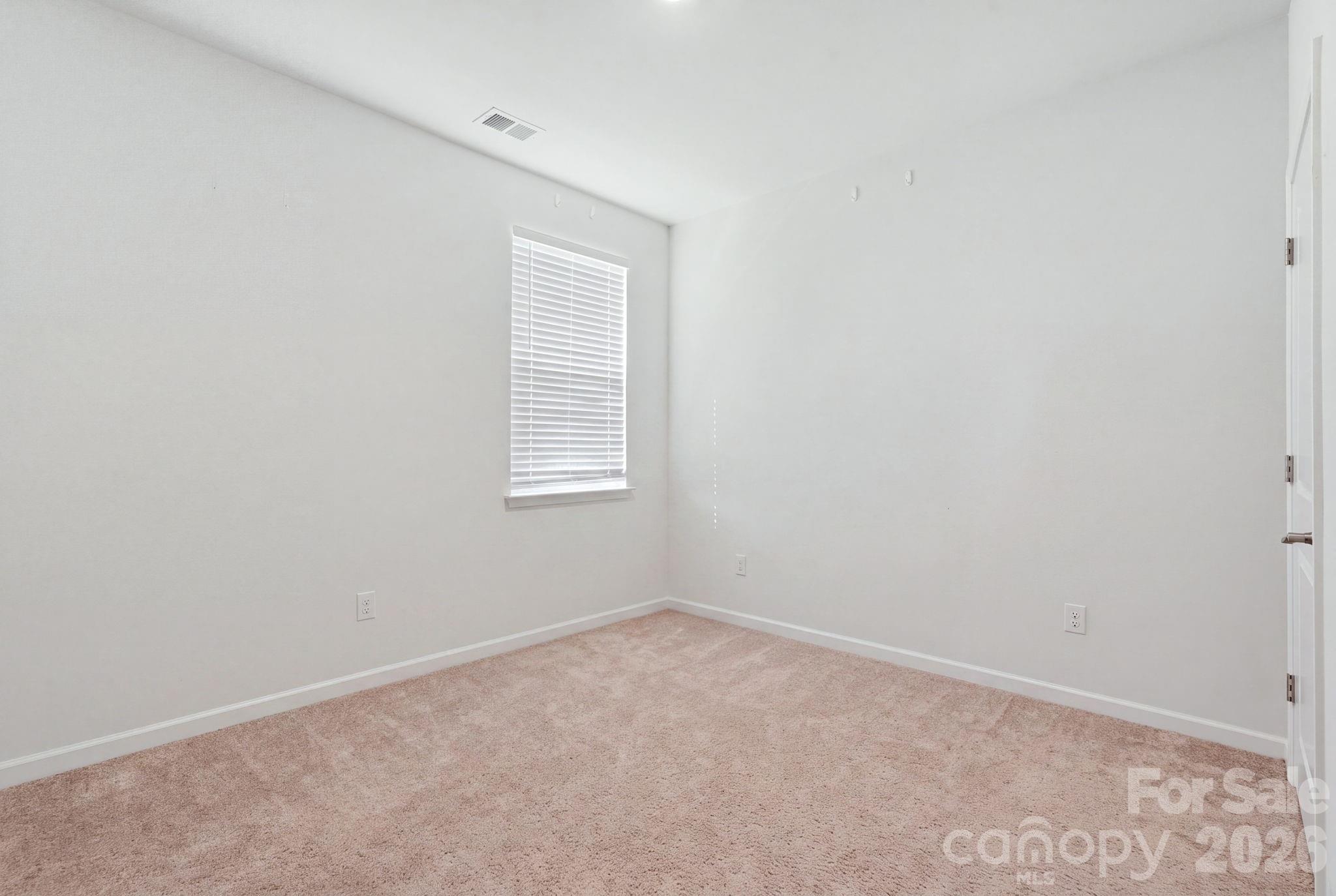 1404 Greenock Lane — Conway