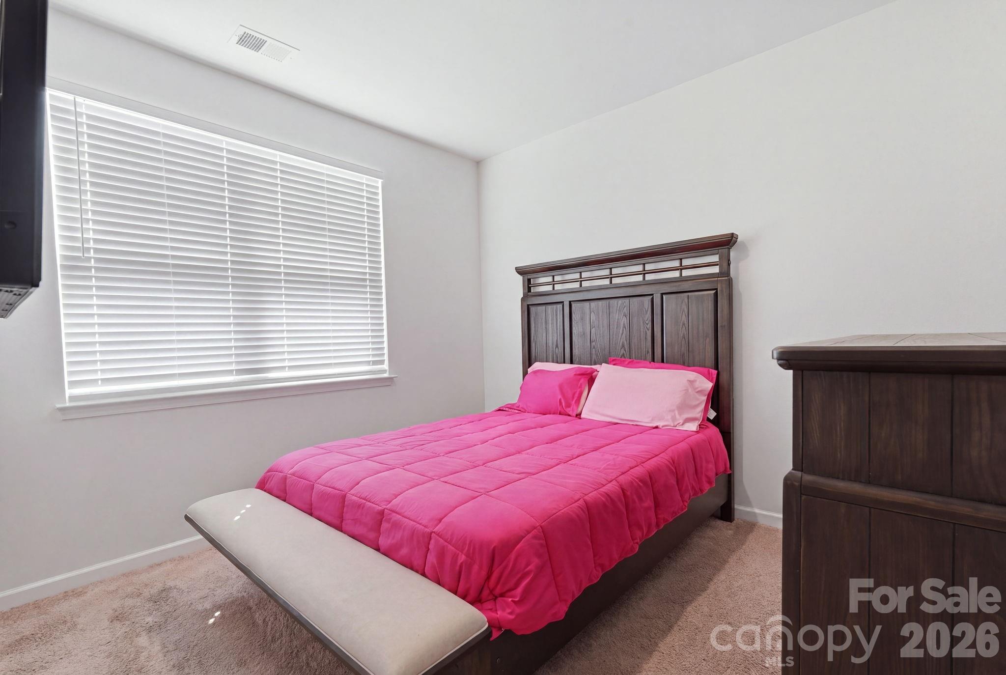 1404 Greenock Lane — Conway