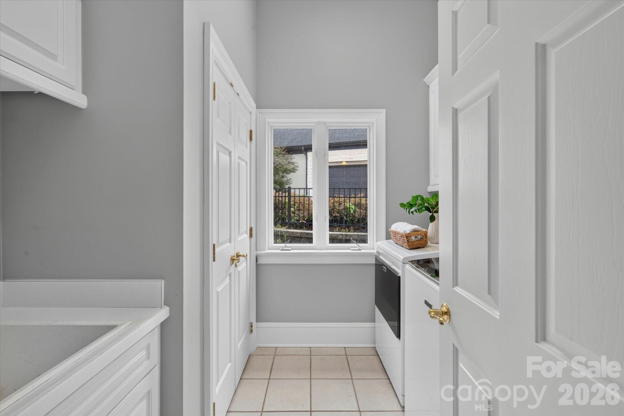 6812 Linkside Court — Charlotte