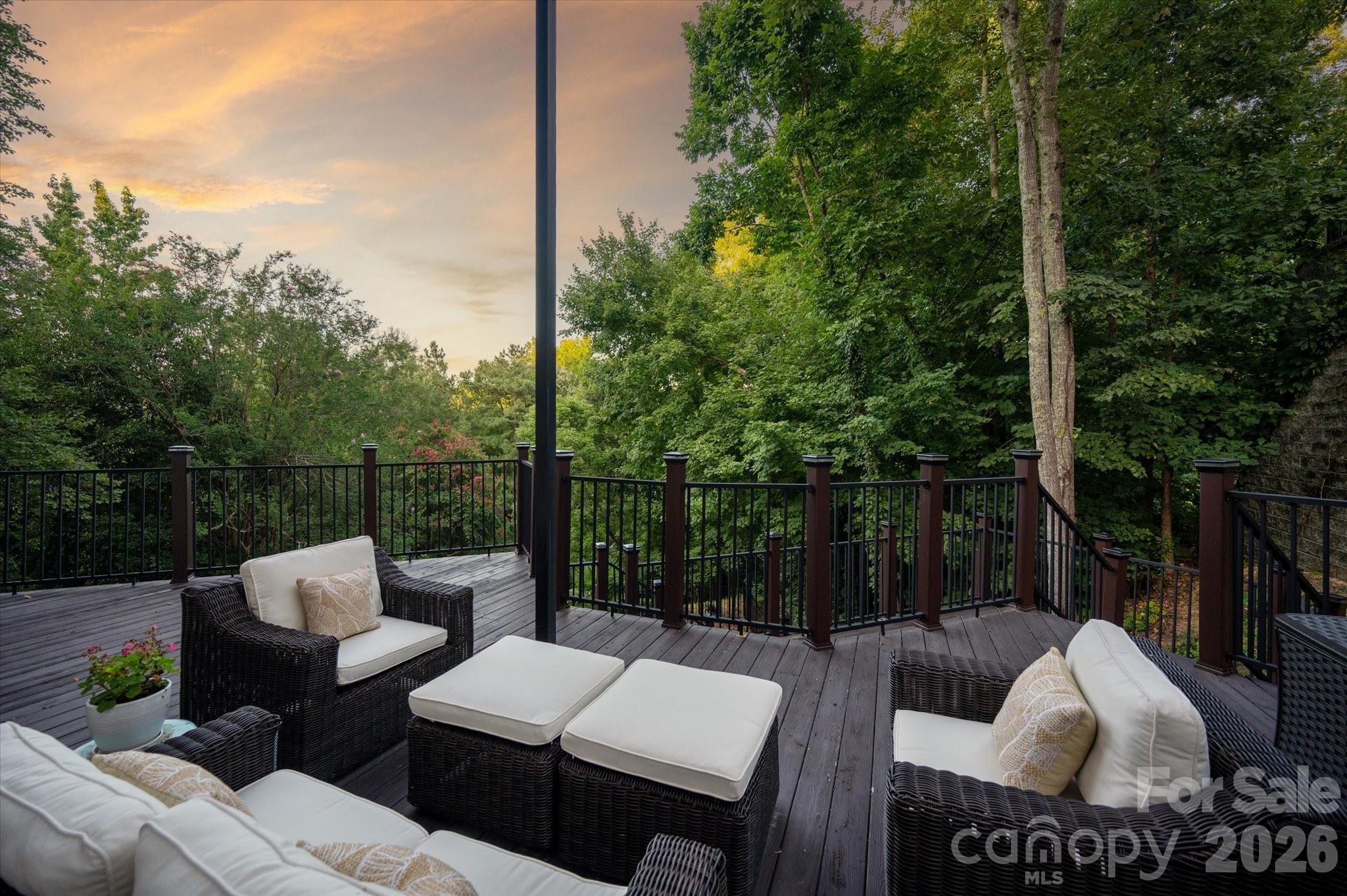 6812 Linkside Court — Charlotte