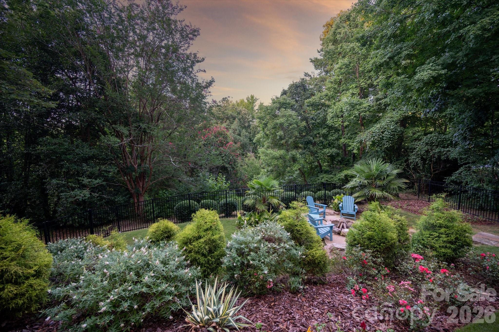 6812 Linkside Court — Charlotte