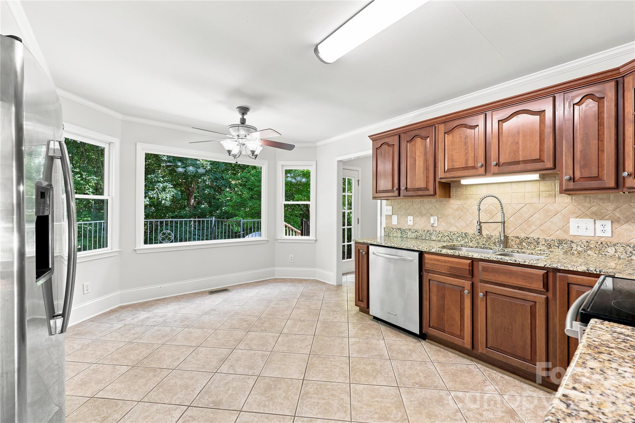122 W Tattersall Drive — Statesville