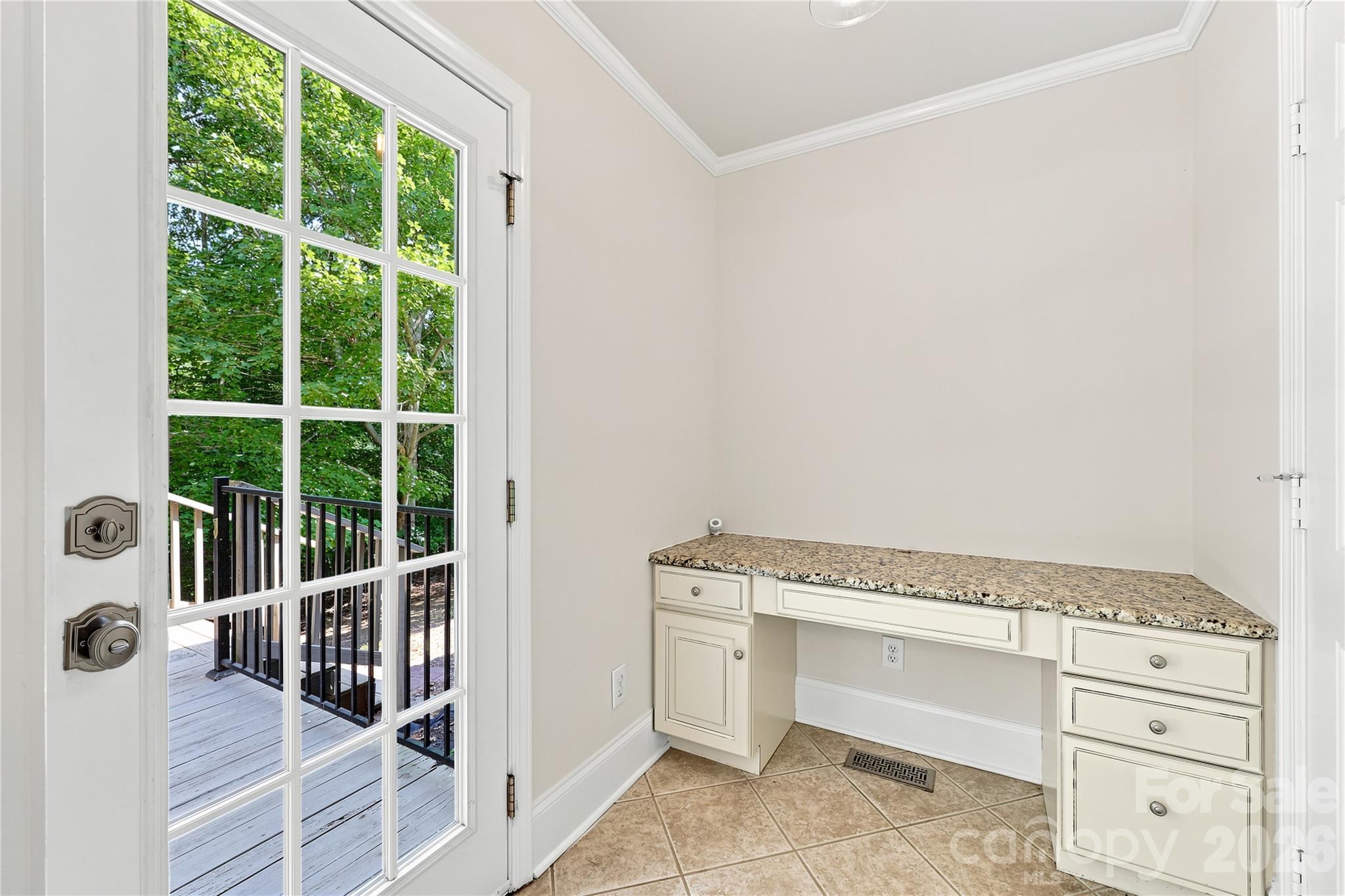122 W Tattersall Drive — Statesville