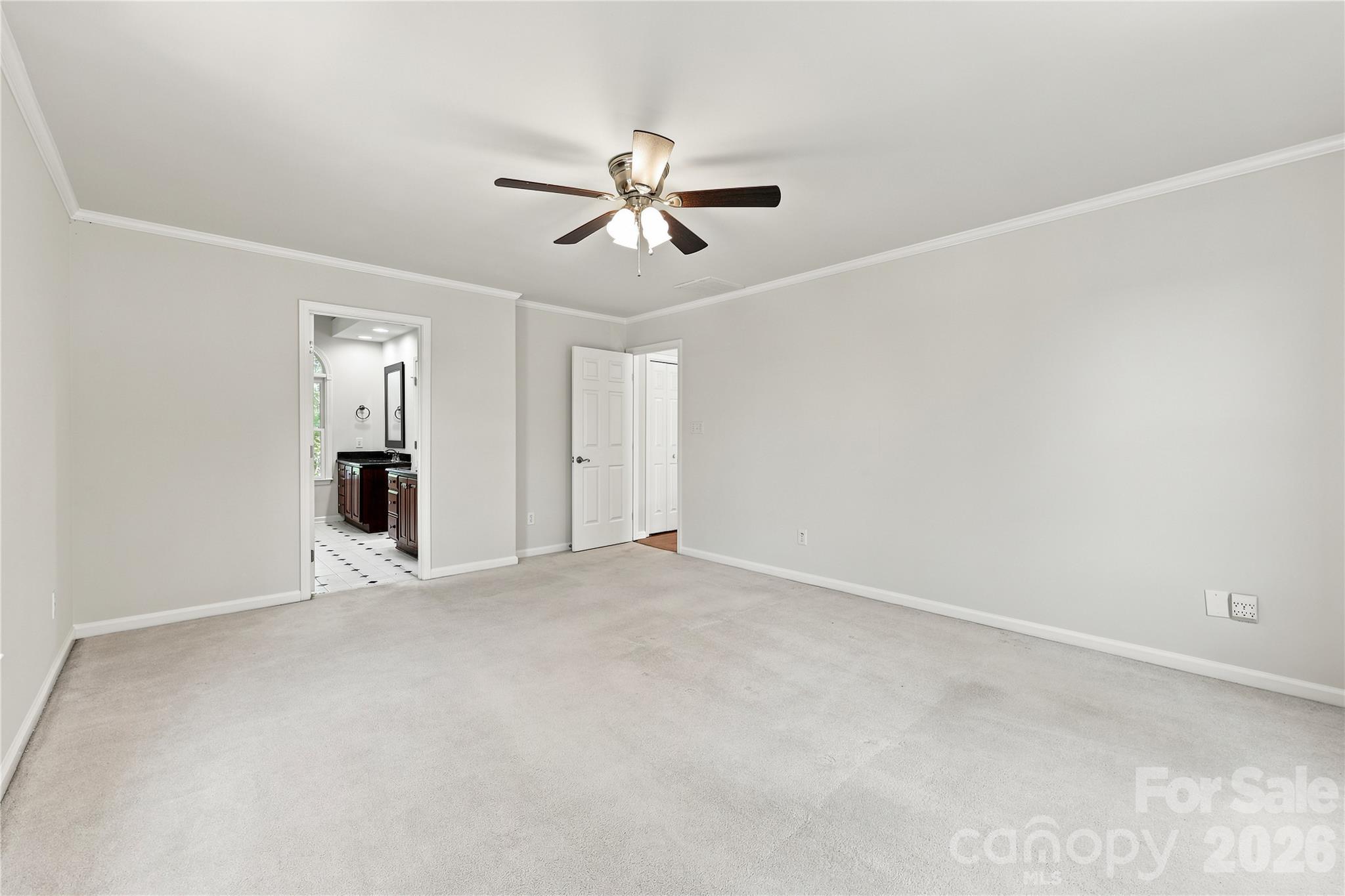 122 W Tattersall Drive — Statesville