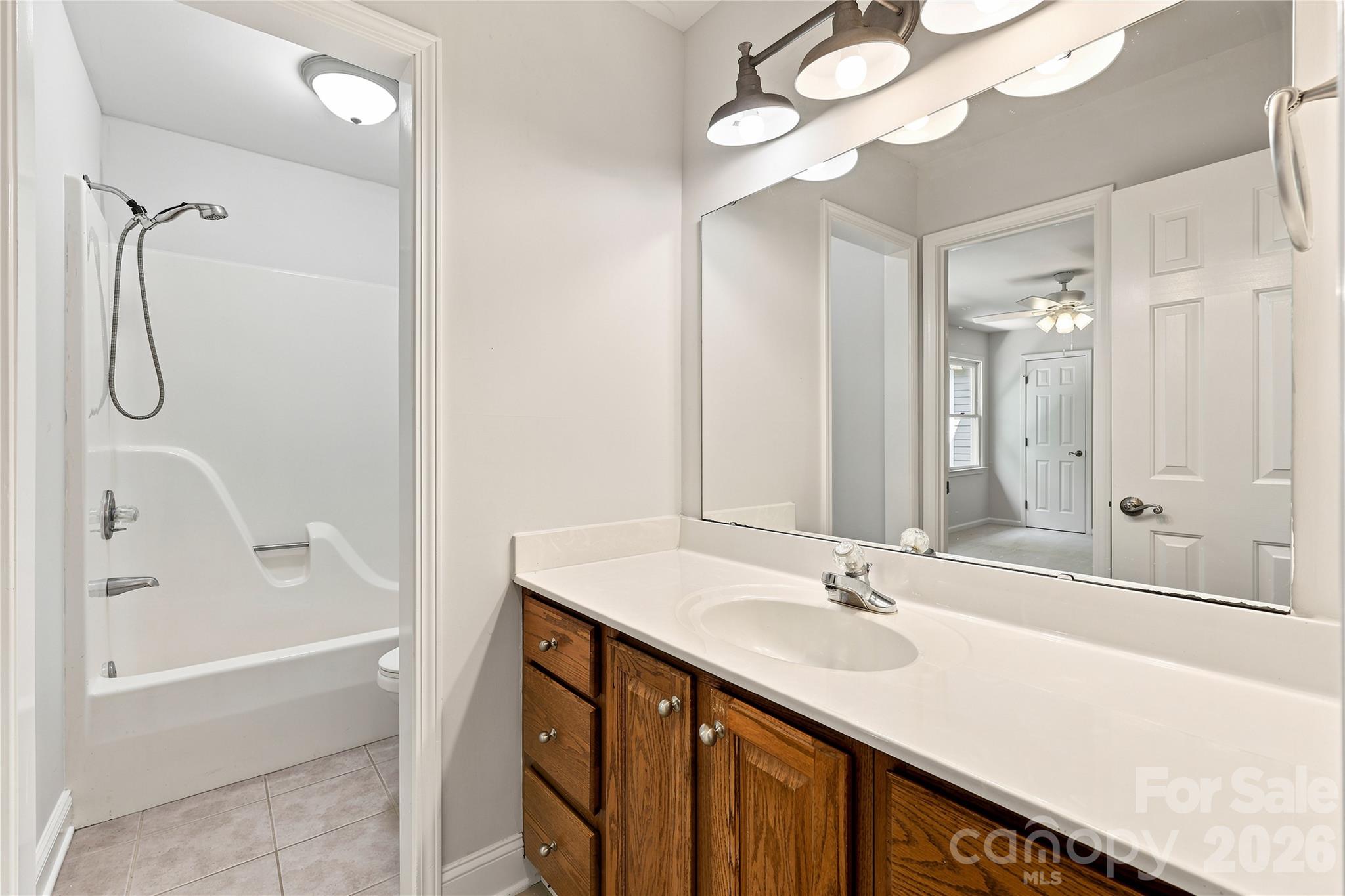 122 W Tattersall Drive — Statesville