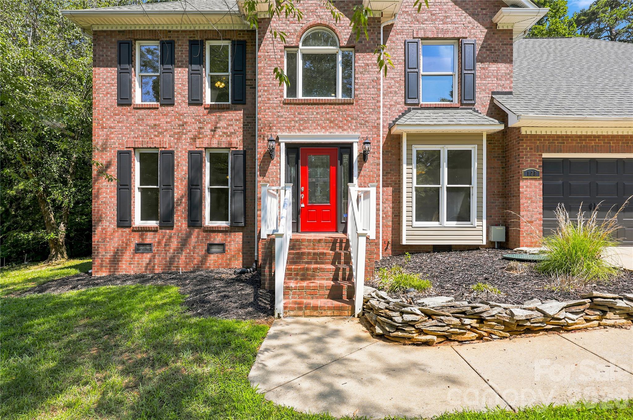122 W Tattersall Drive — Statesville