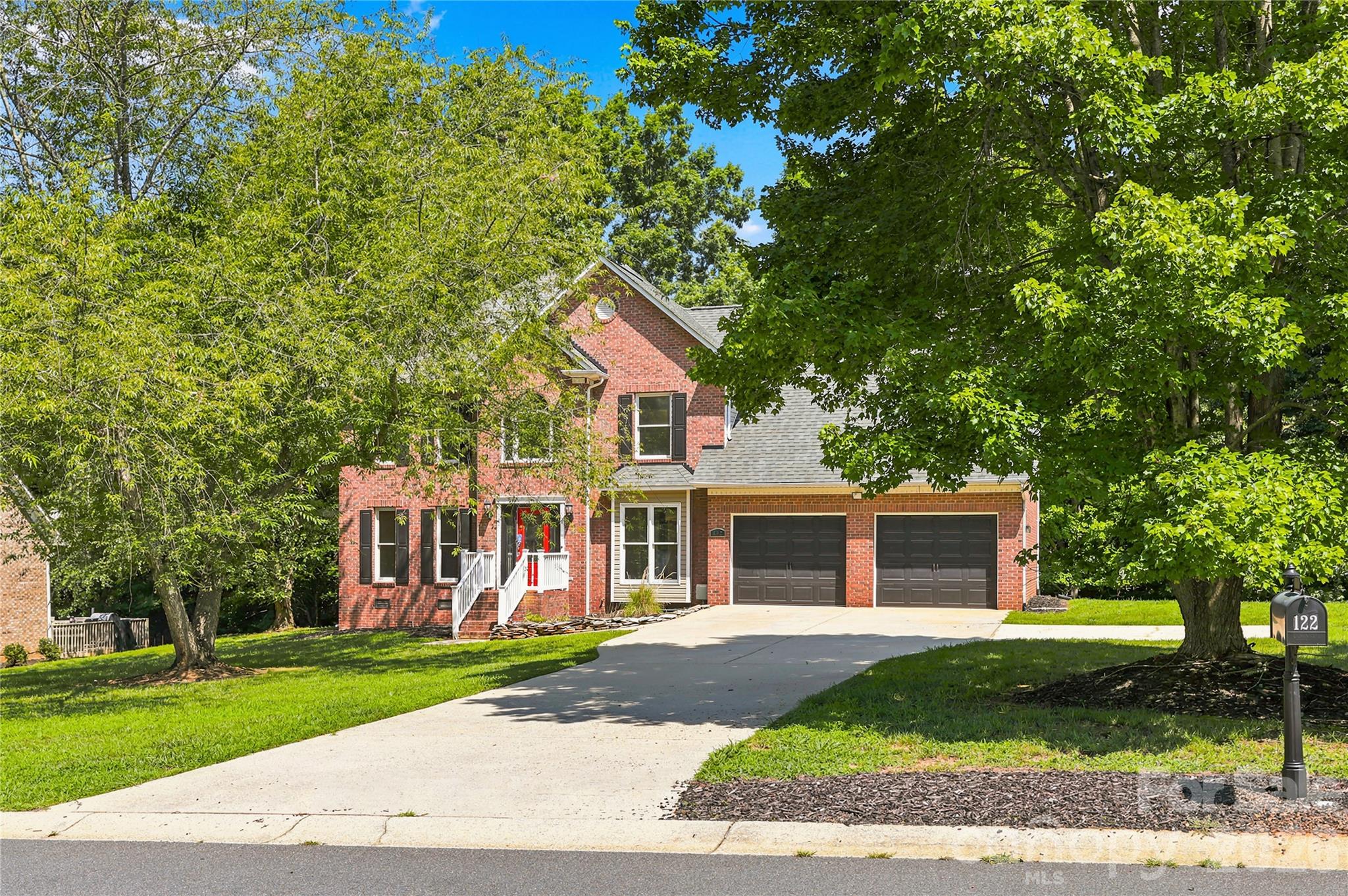 122 W Tattersall Drive — Statesville