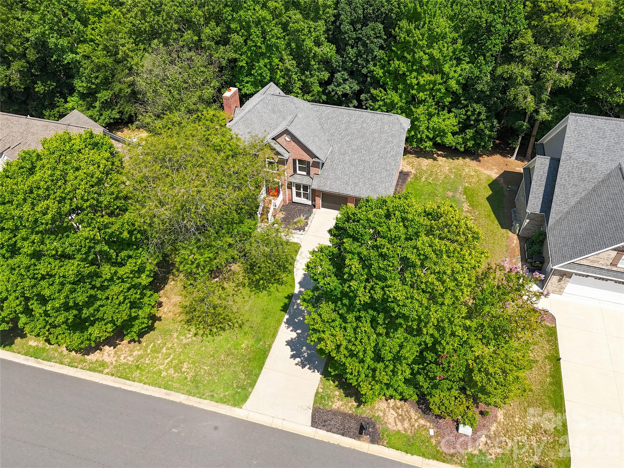 122 W Tattersall Drive — Statesville
