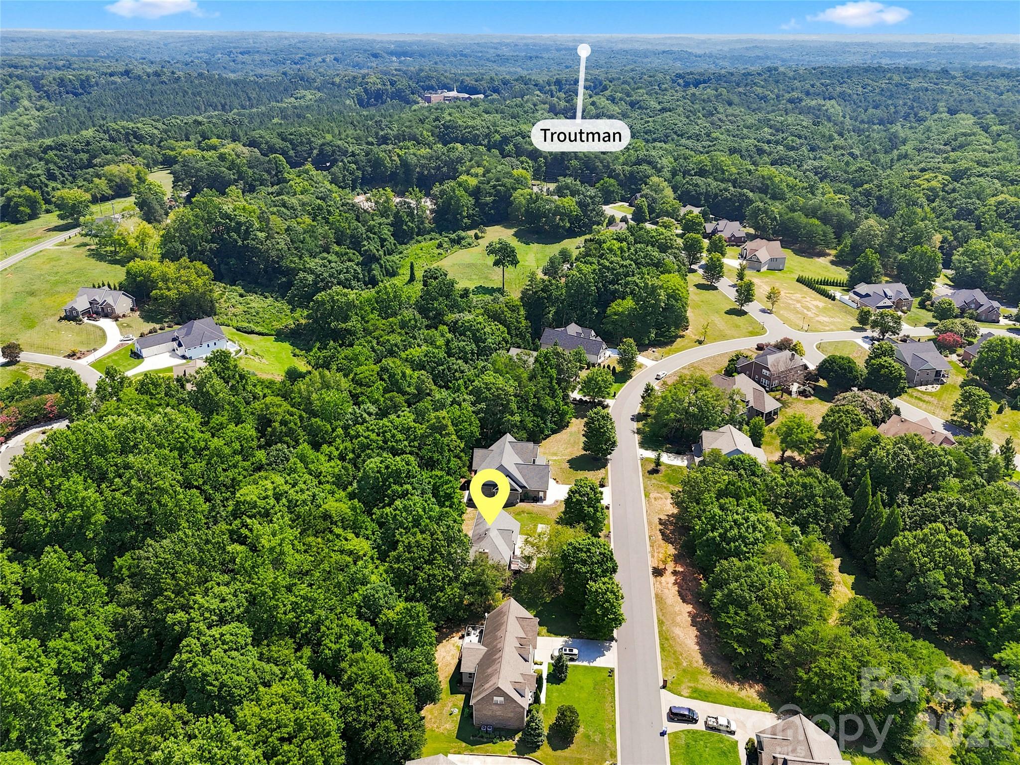 122 W Tattersall Drive — Statesville