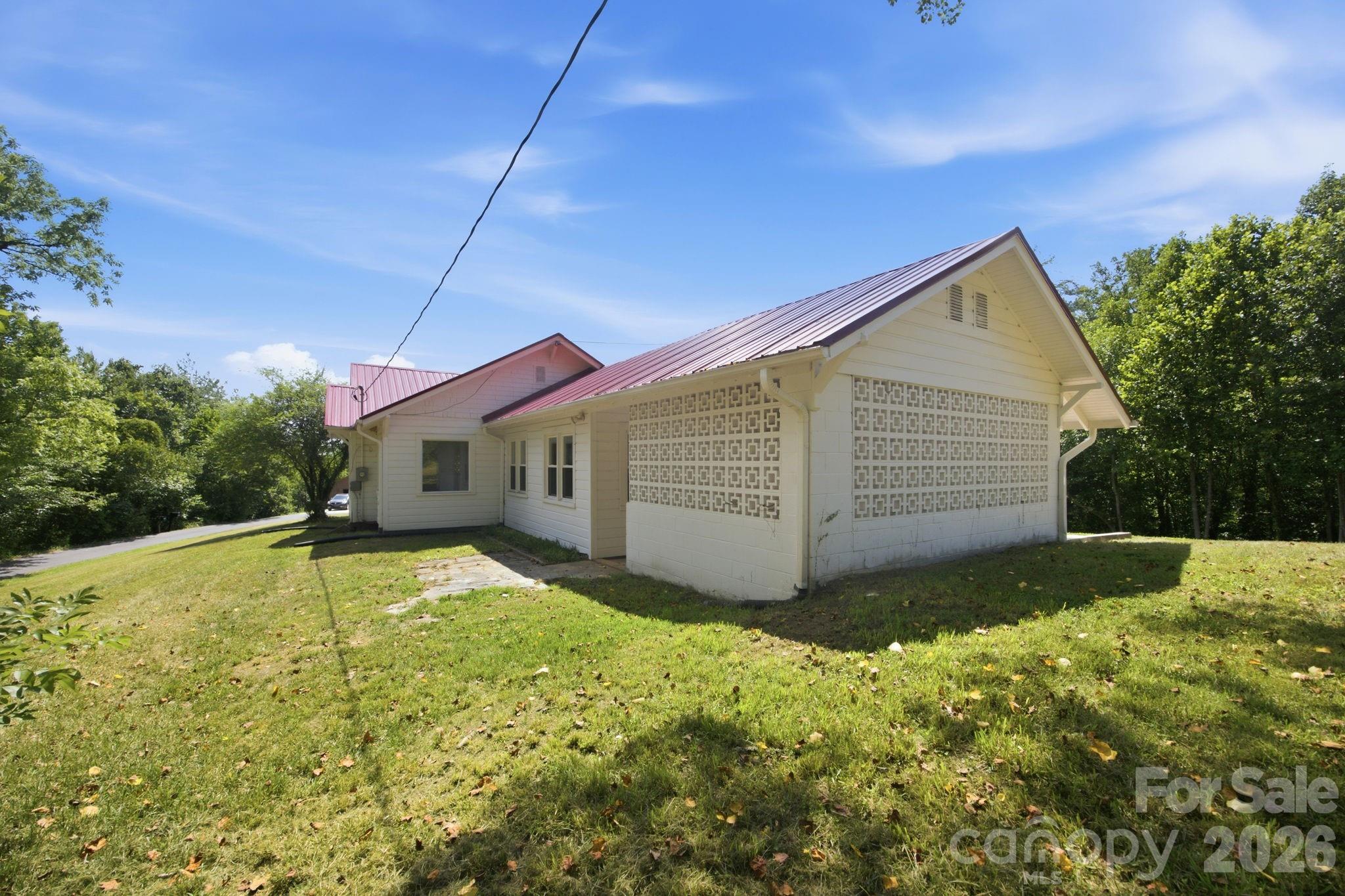 661 Lenoir Road — Morganton