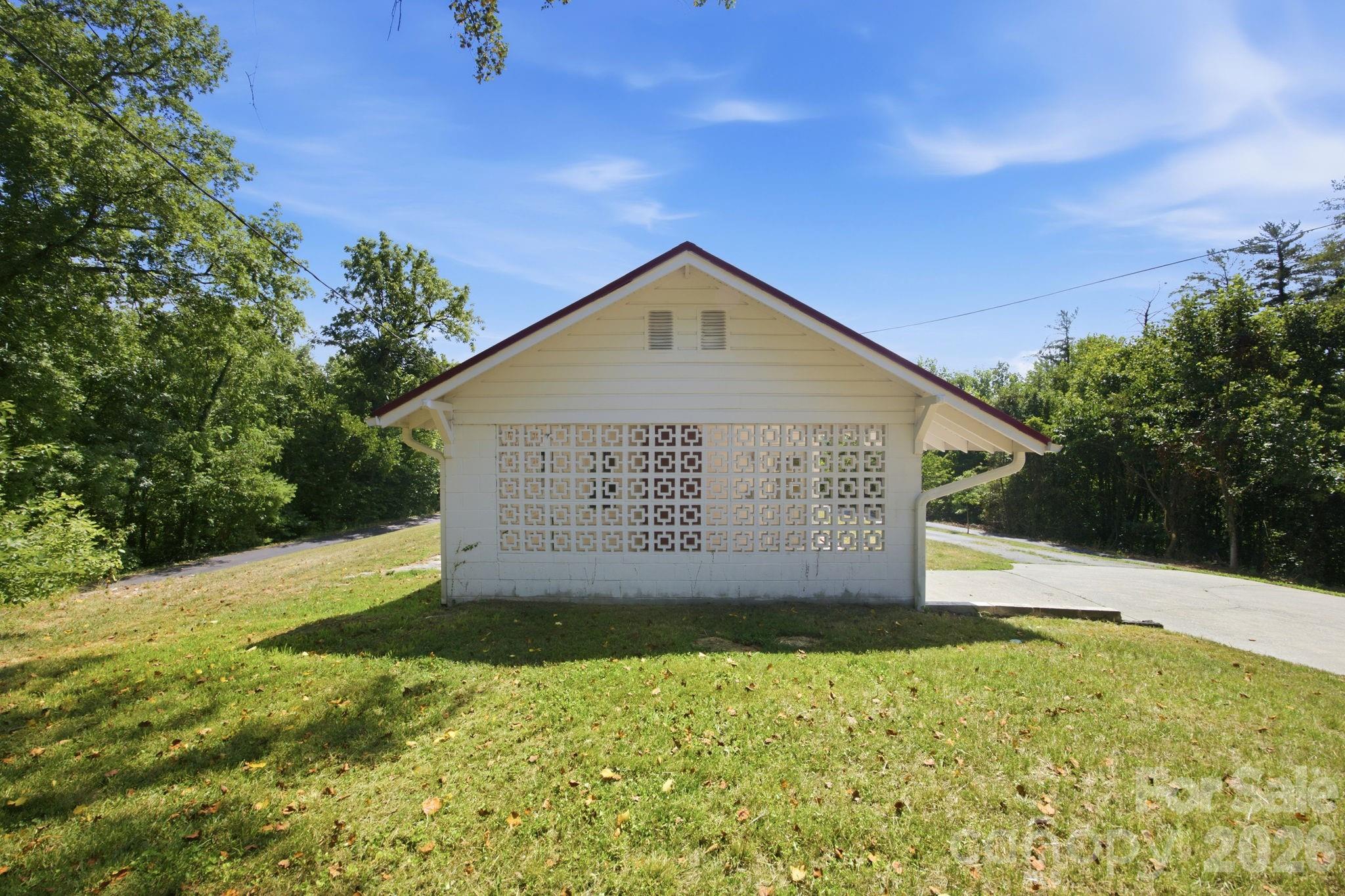 661 Lenoir Road — Morganton