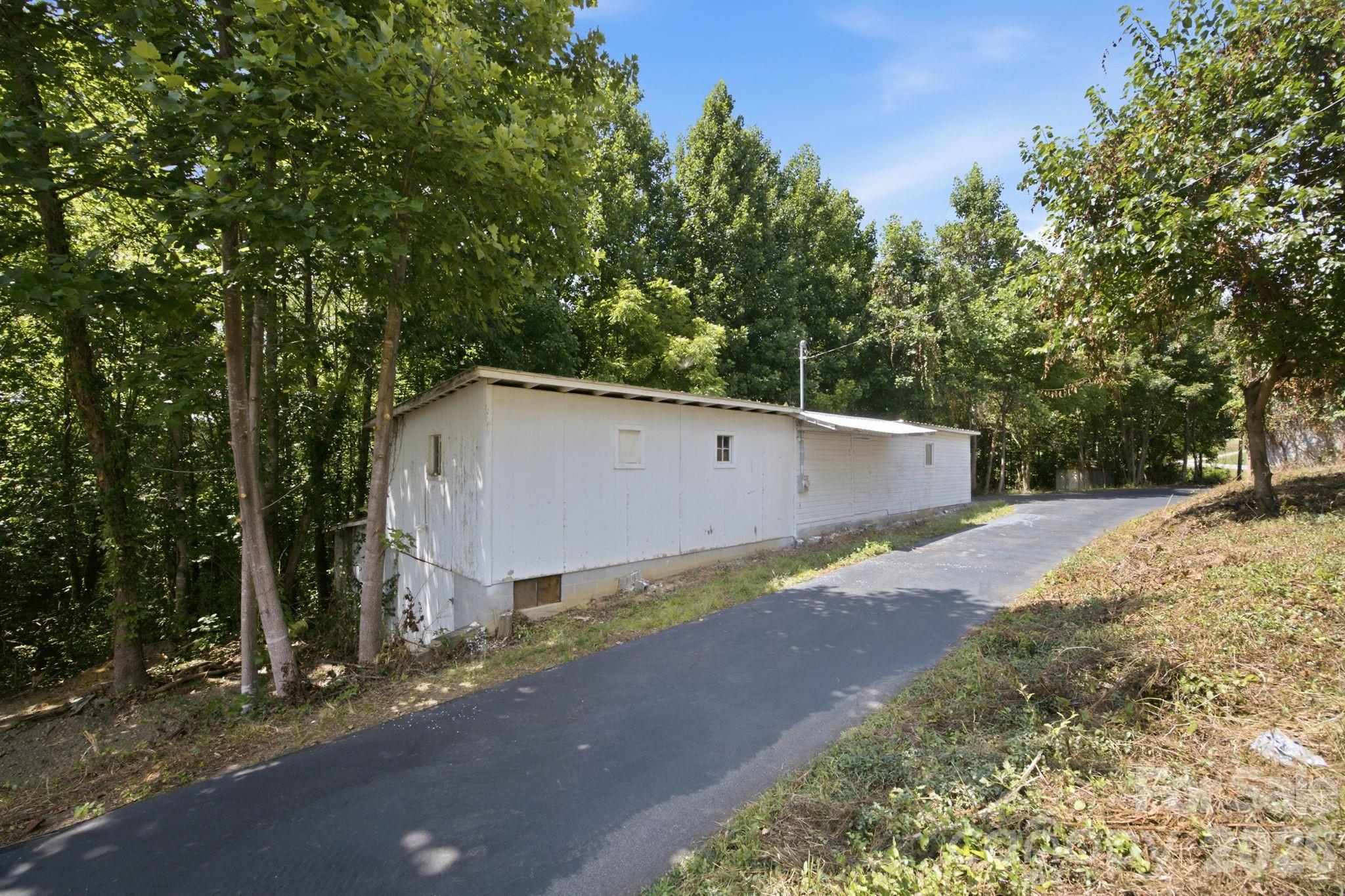 661 Lenoir Road — Morganton